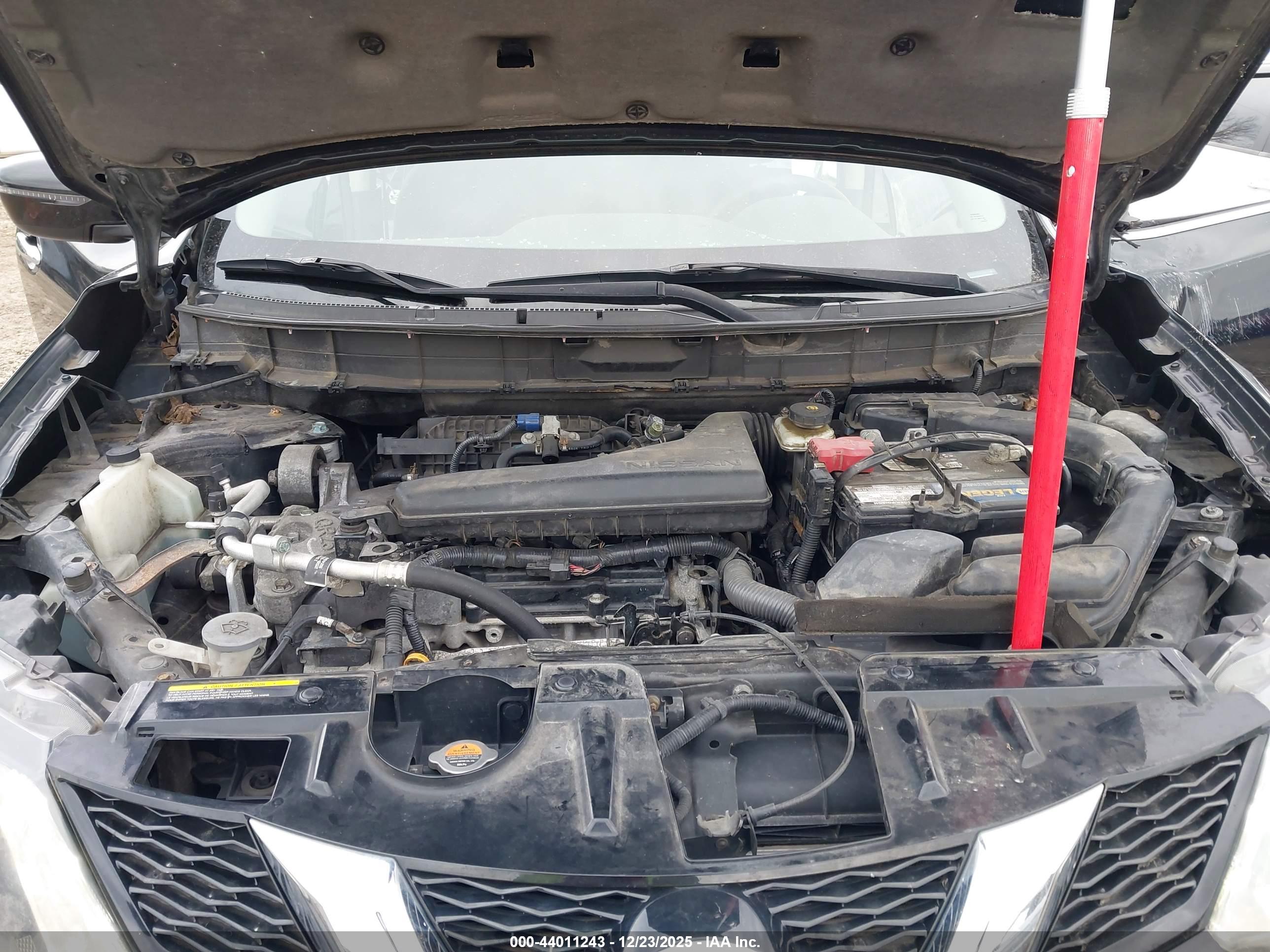 NISSAN ROGUE image 10