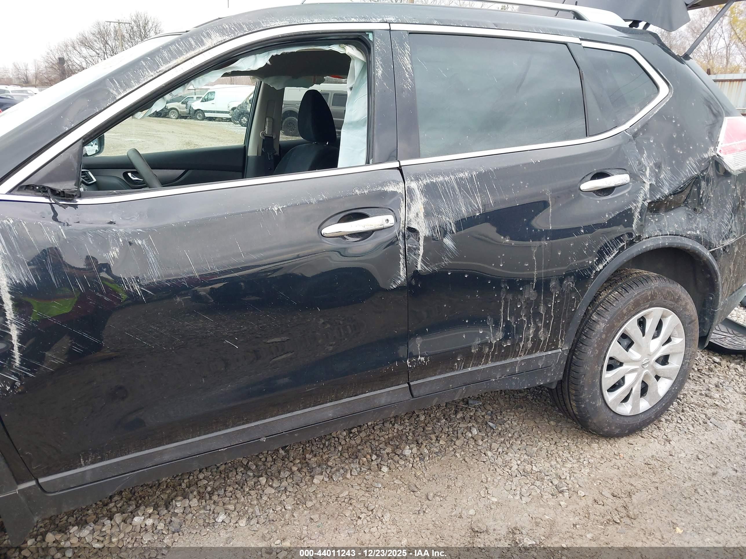 NISSAN ROGUE image 6
