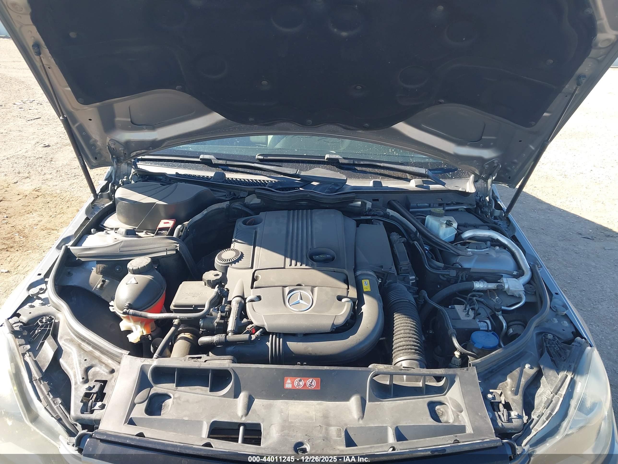 MERCEDES-BENZ C-CLASS image 10