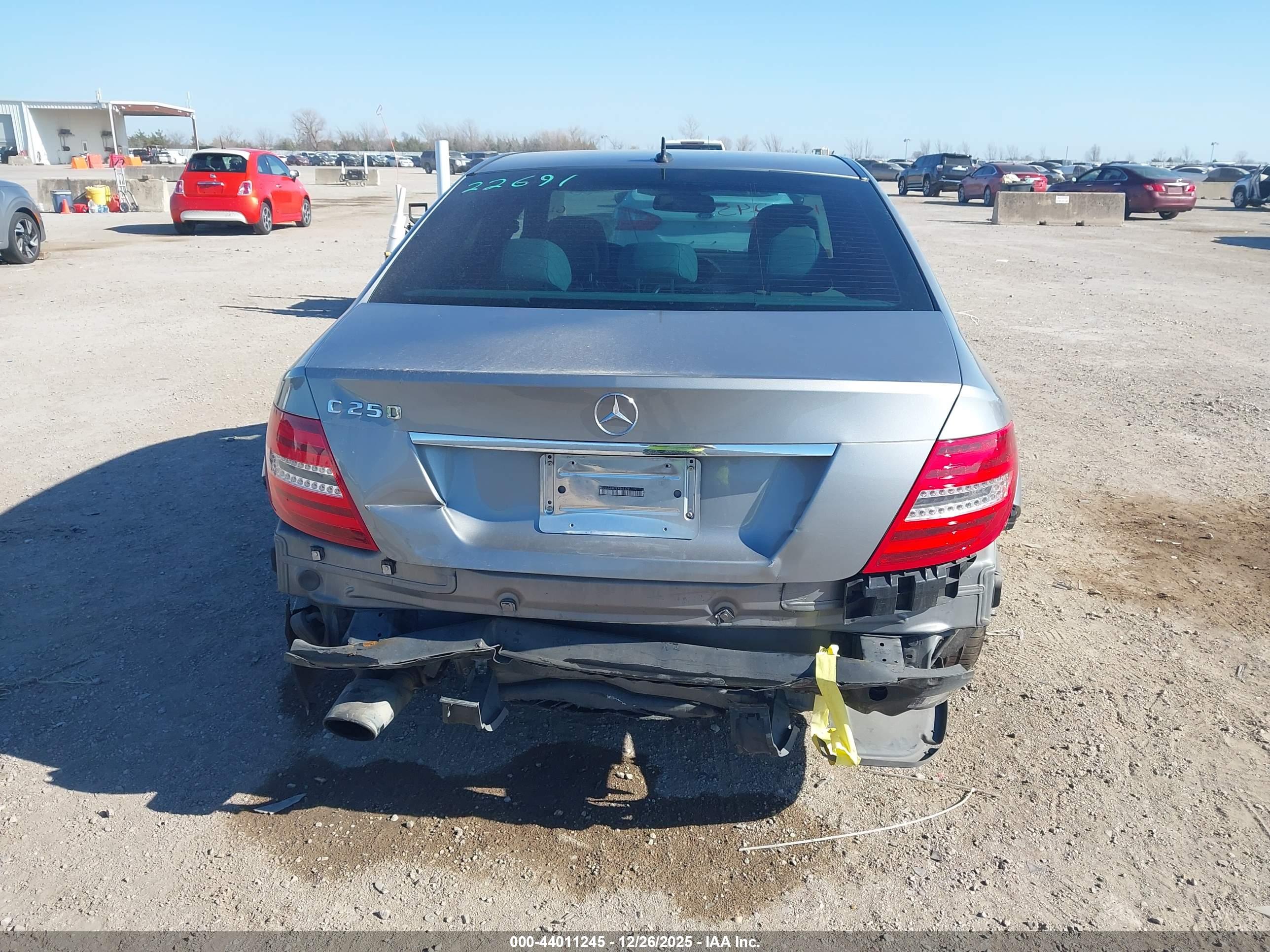 MERCEDES-BENZ C-CLASS image 6