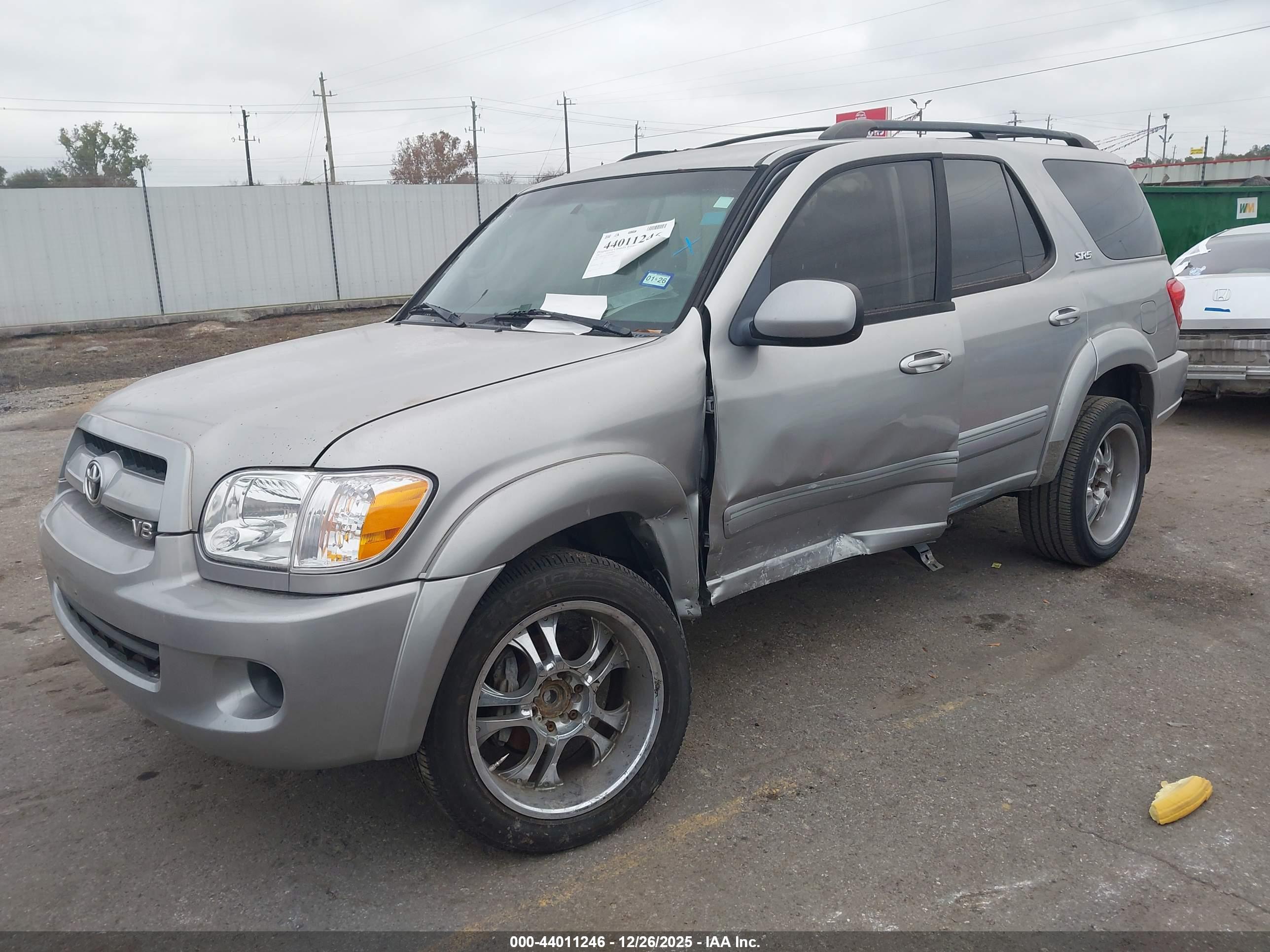 TOYOTA SEQUOIA image 2