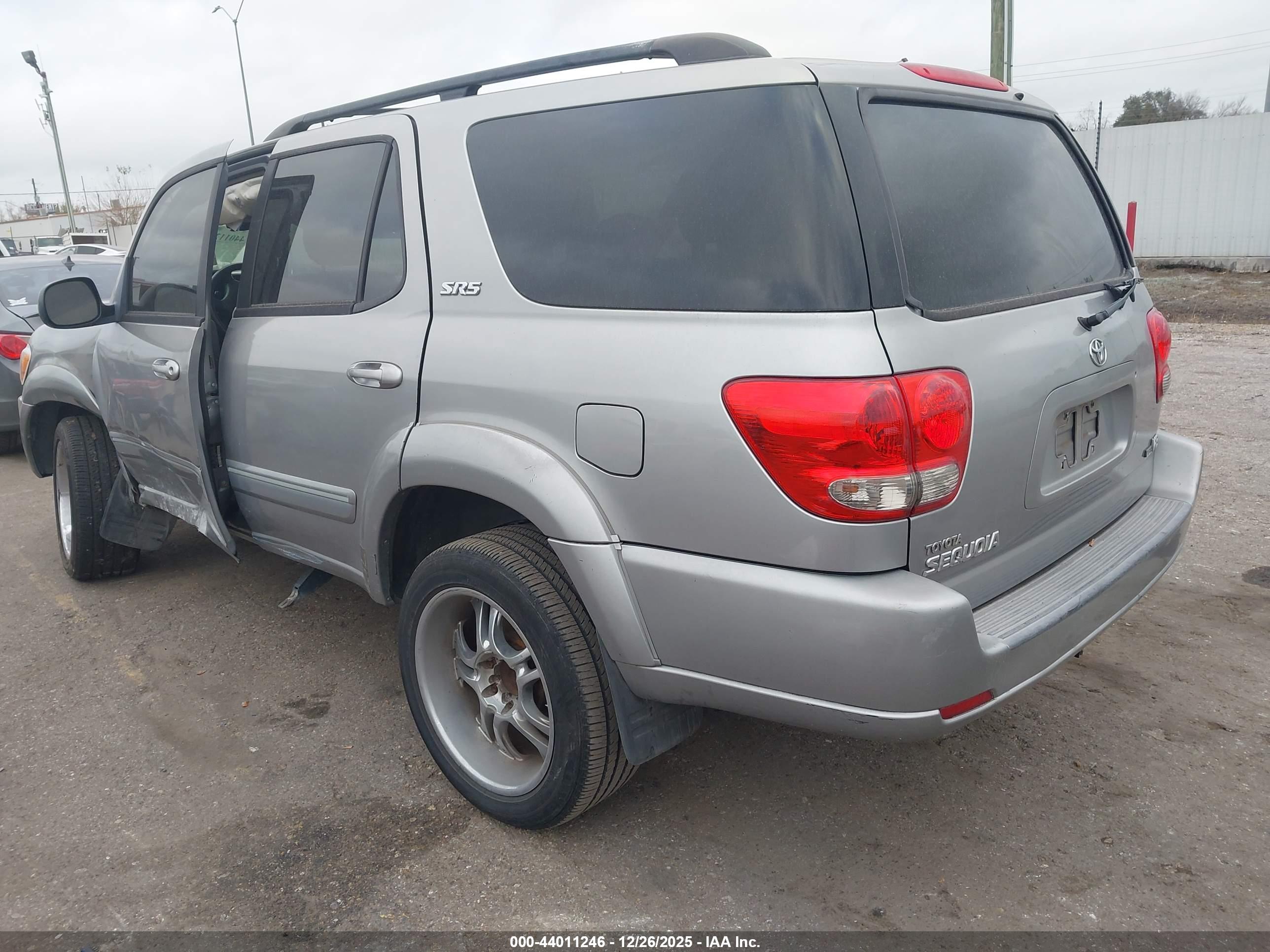 TOYOTA SEQUOIA image 3