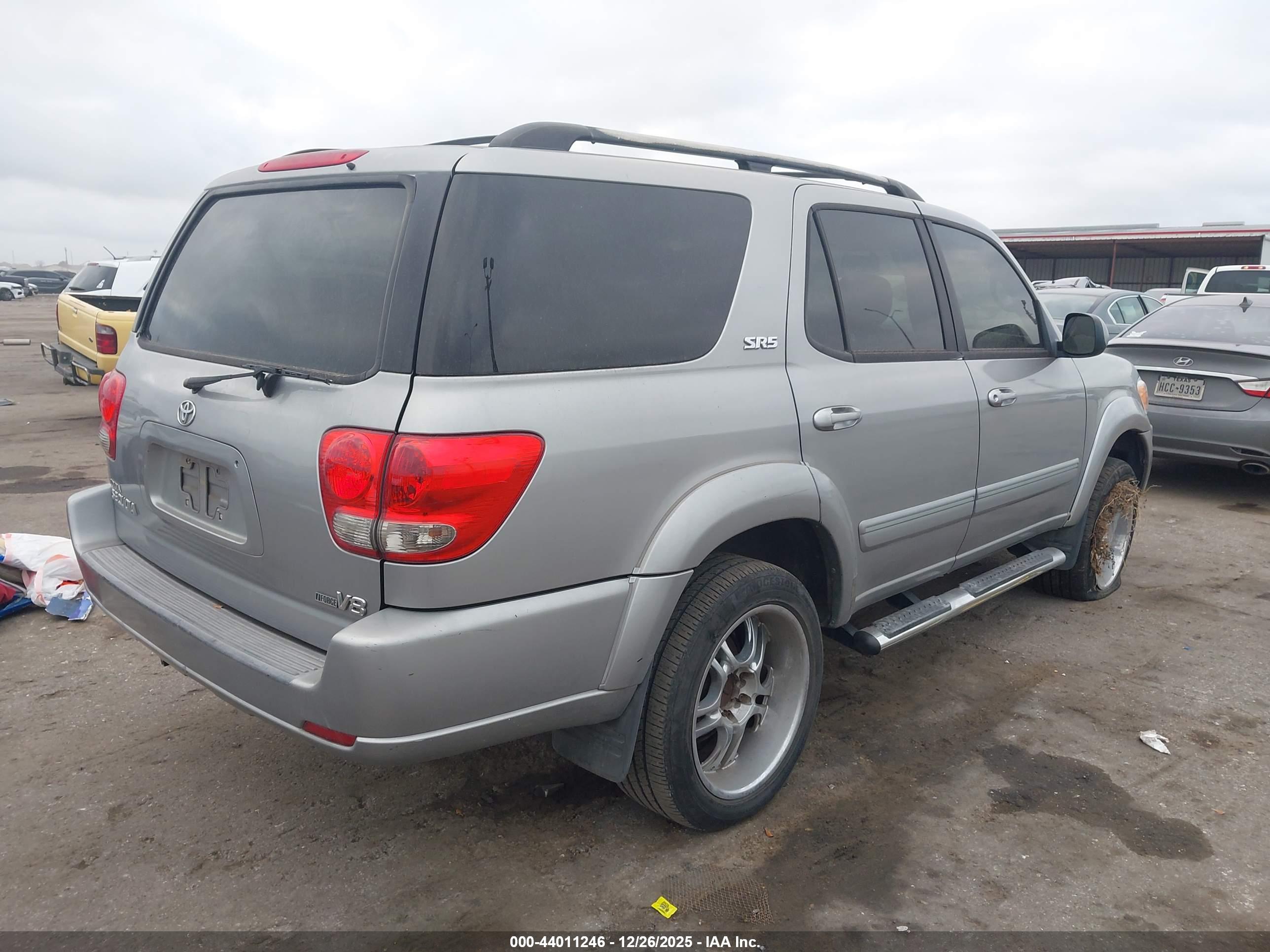 TOYOTA SEQUOIA image 4