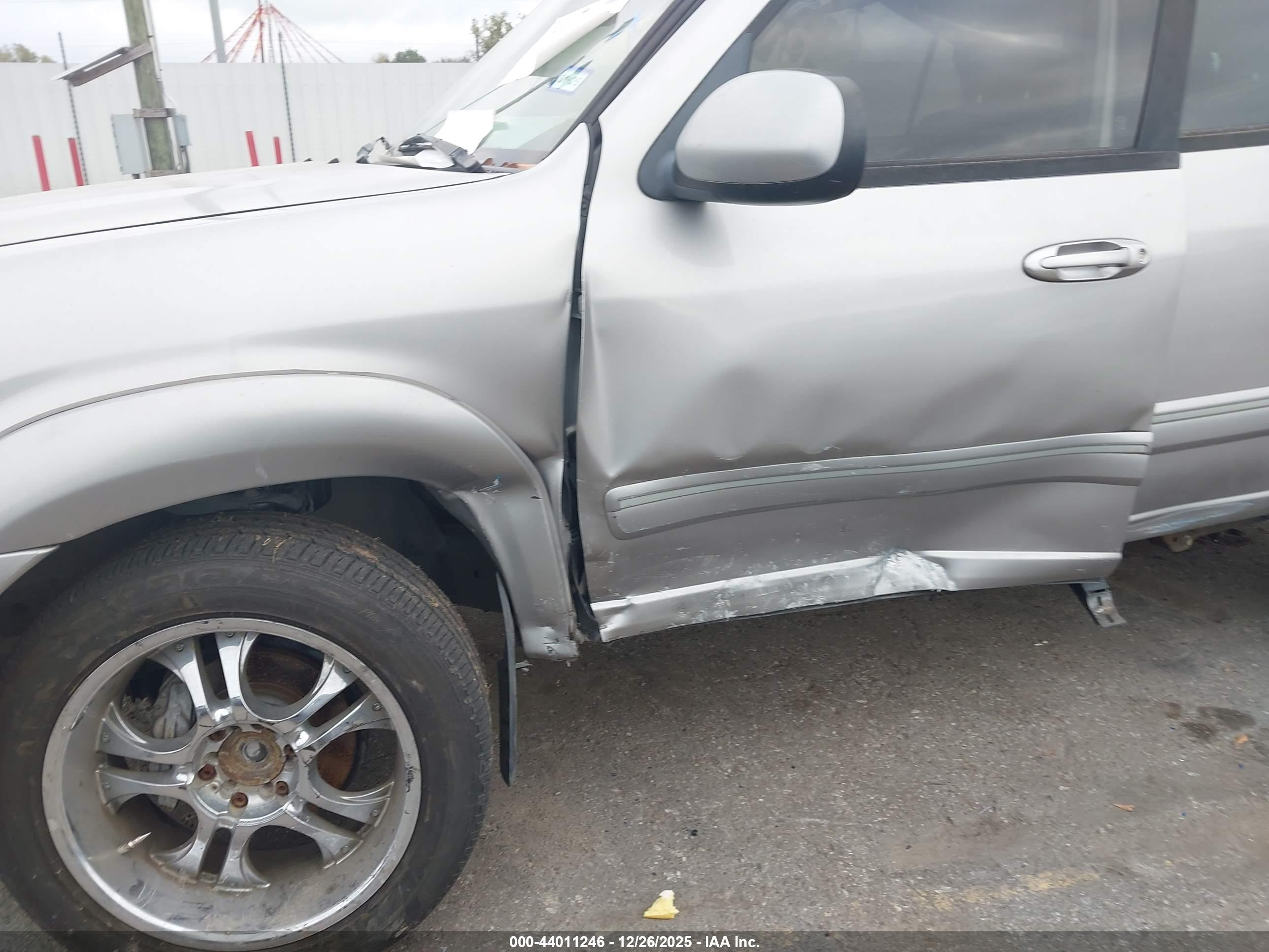 TOYOTA SEQUOIA image 6