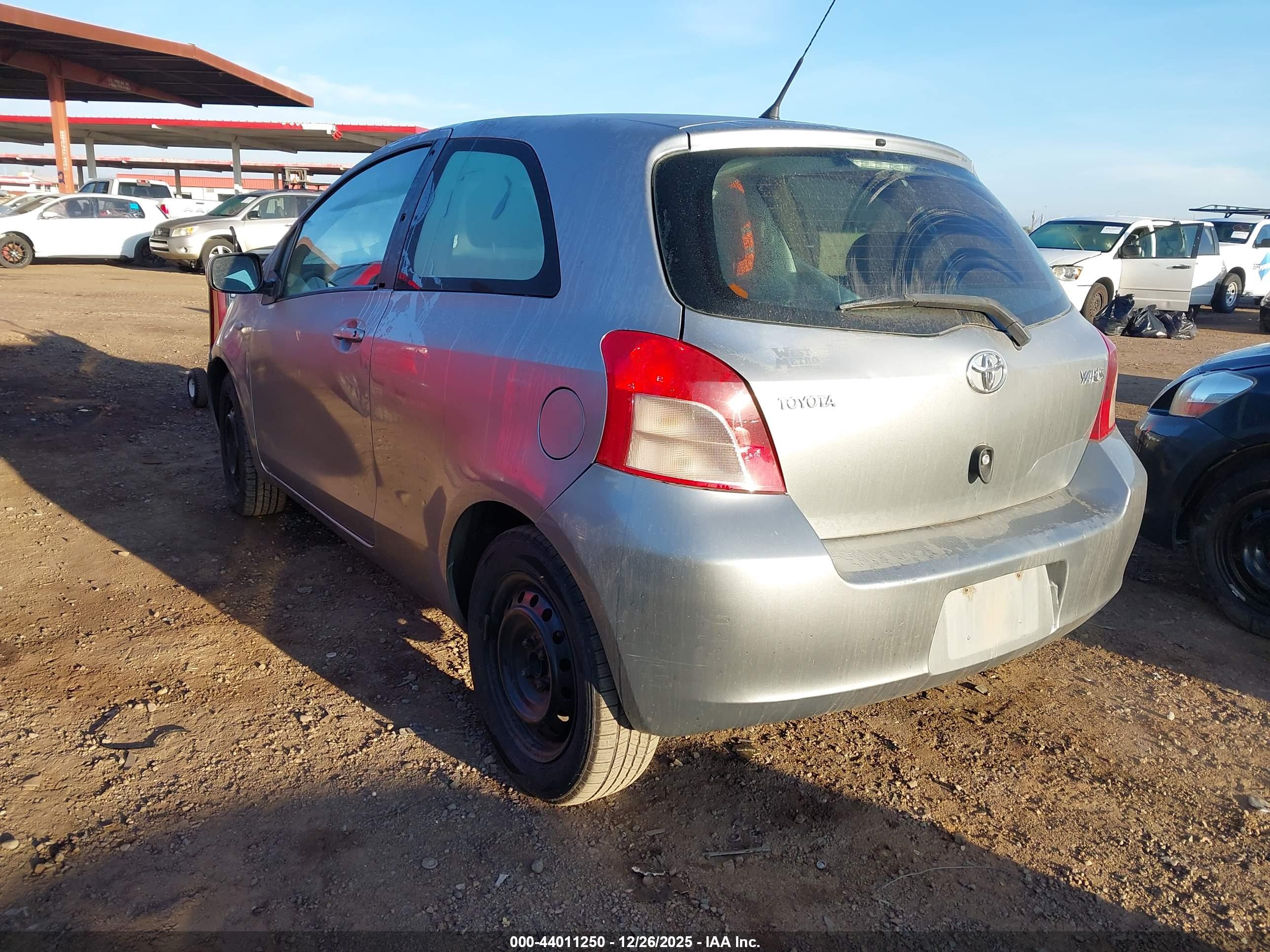 TOYOTA YARIS image 3