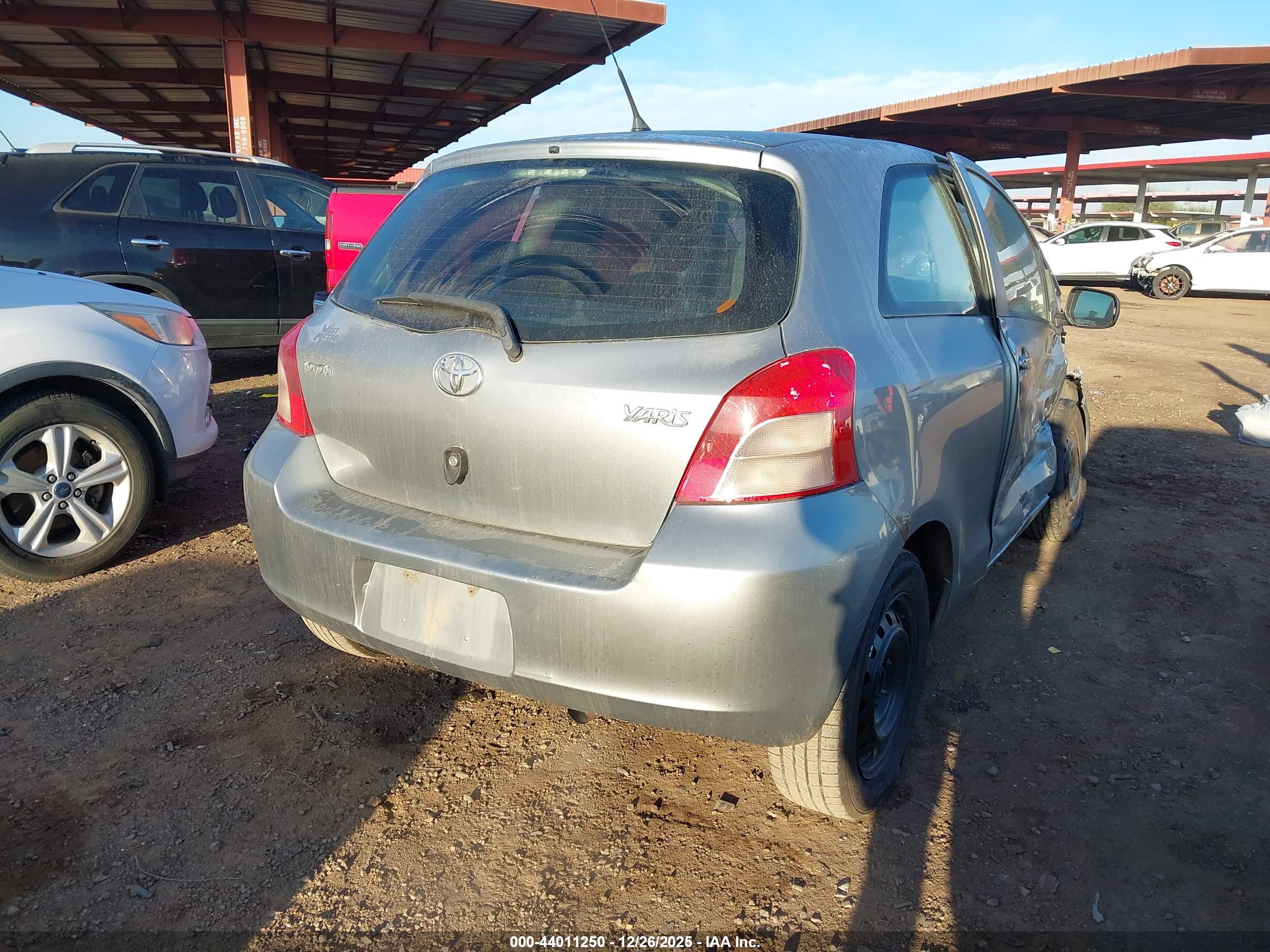 TOYOTA YARIS image 4
