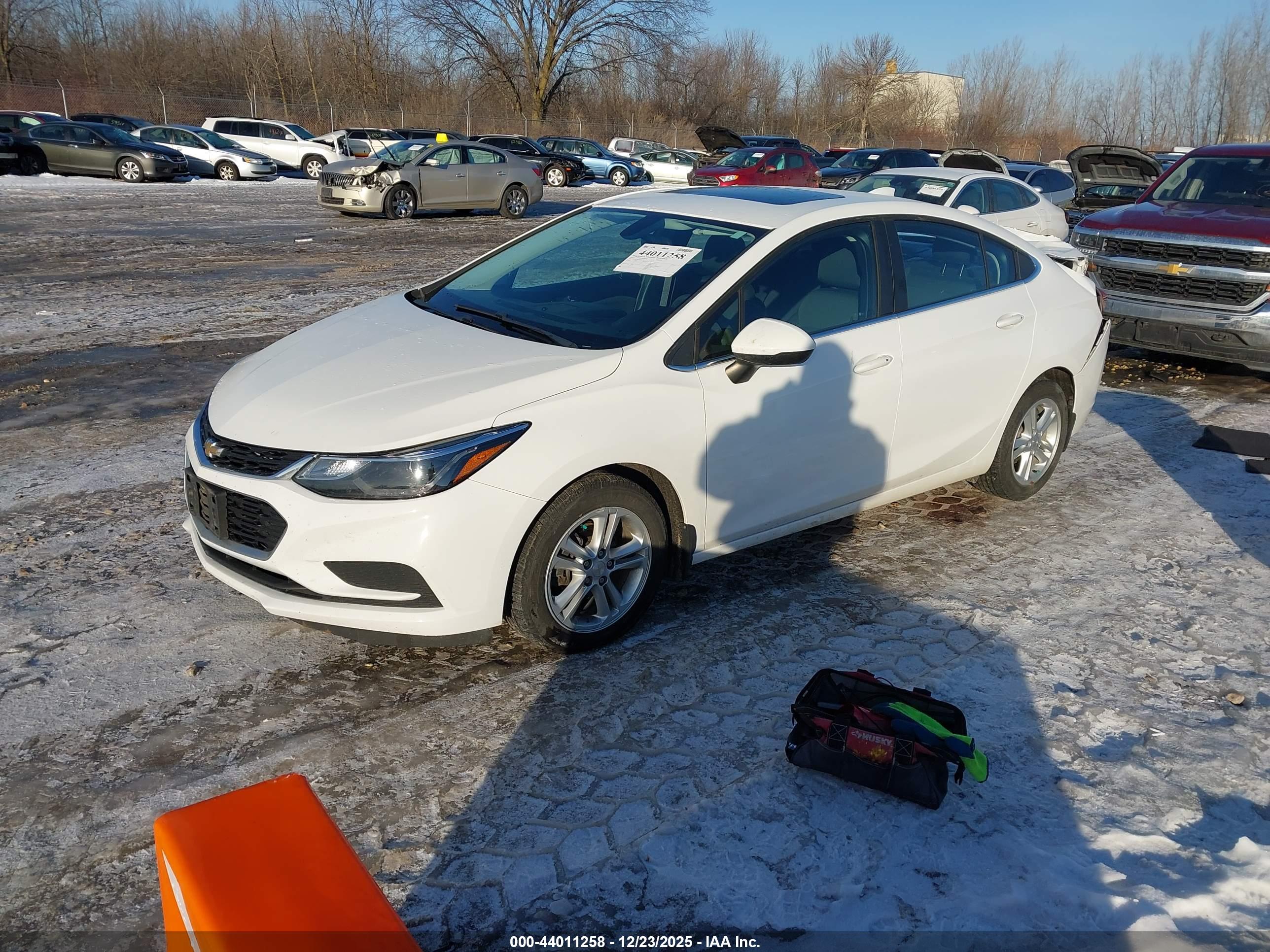 CHEVROLET CRUZE image 2