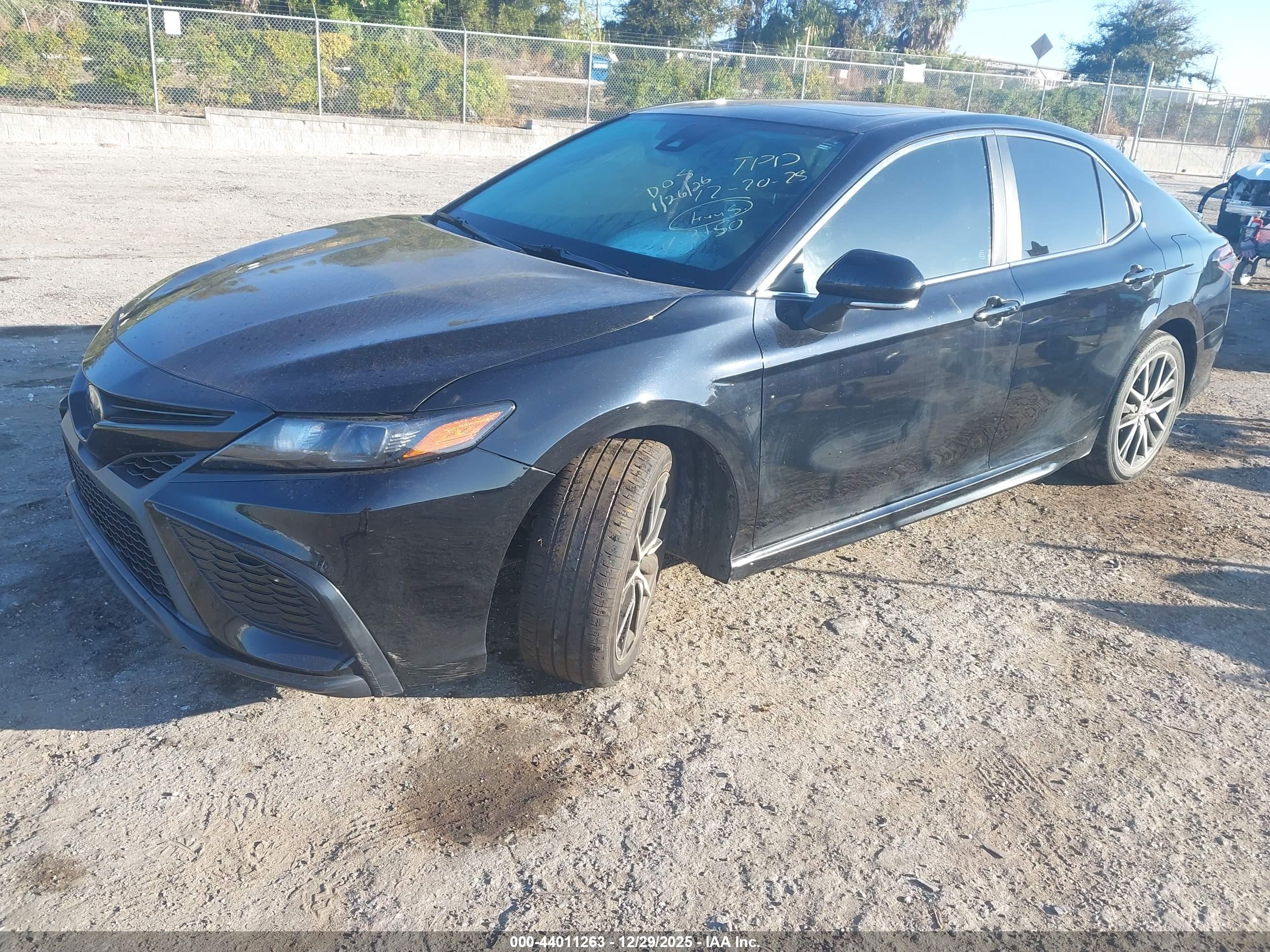 TOYOTA CAMRY image 2
