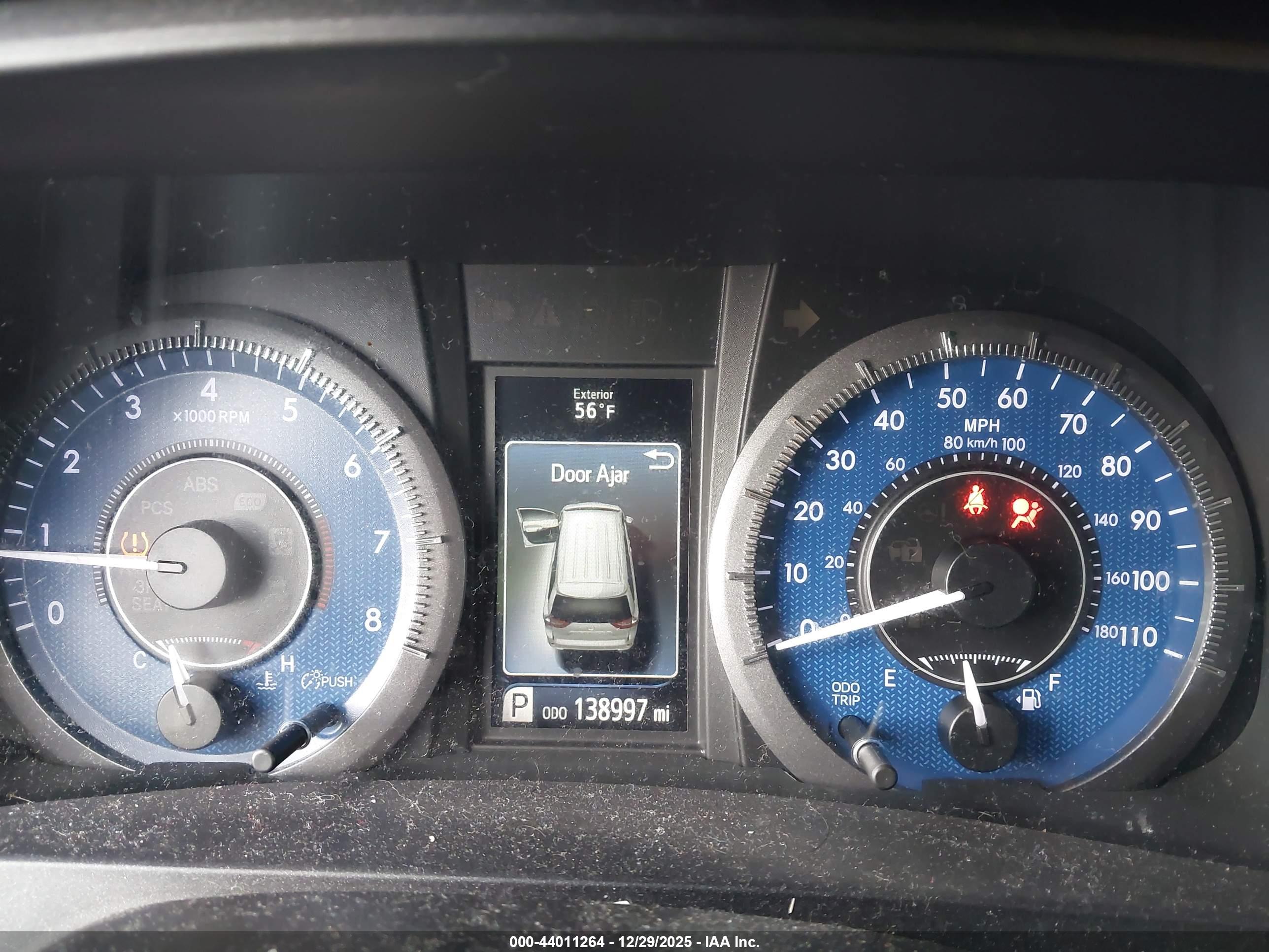 TOYOTA SIENNA image 7