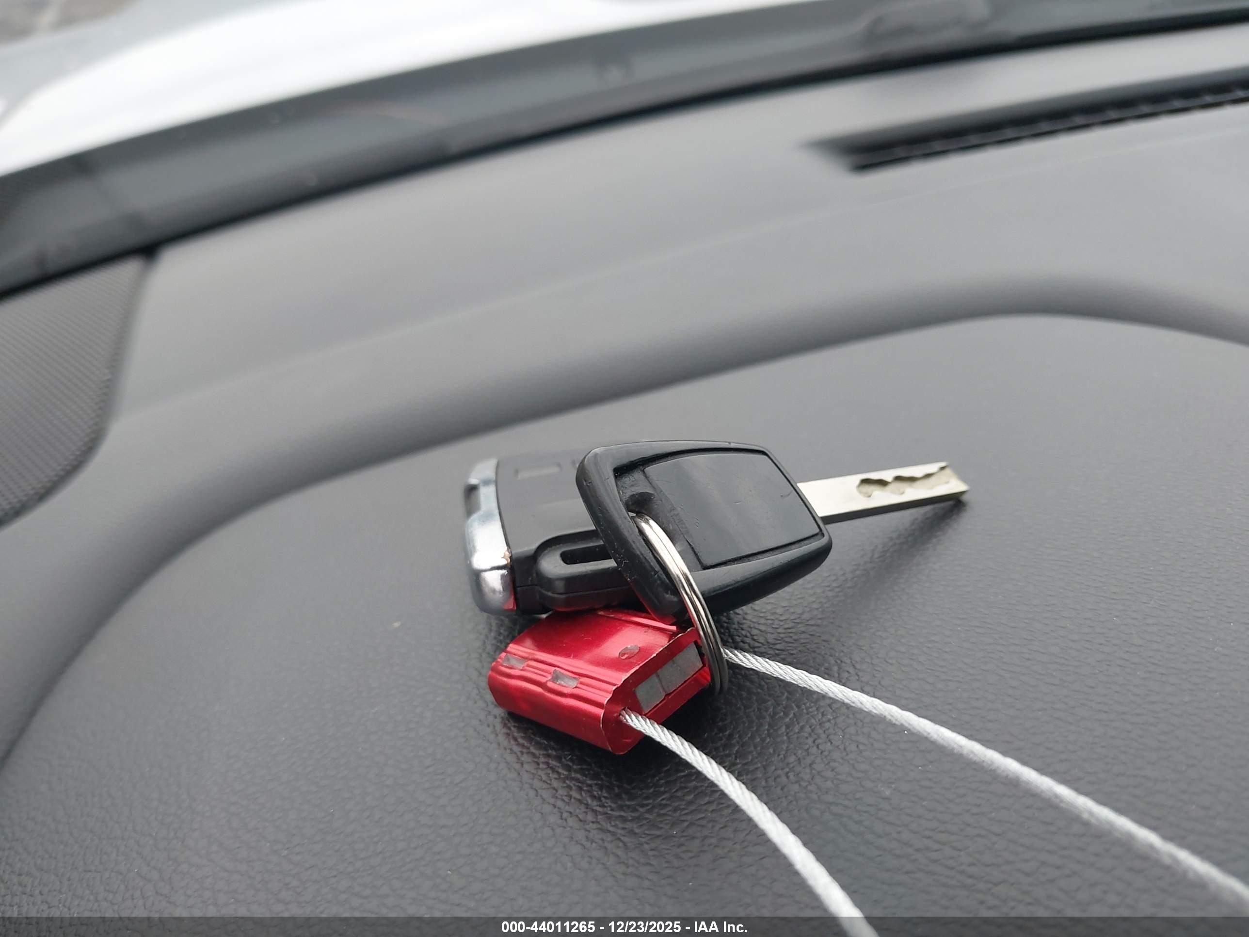 GMC SIERRA image 11