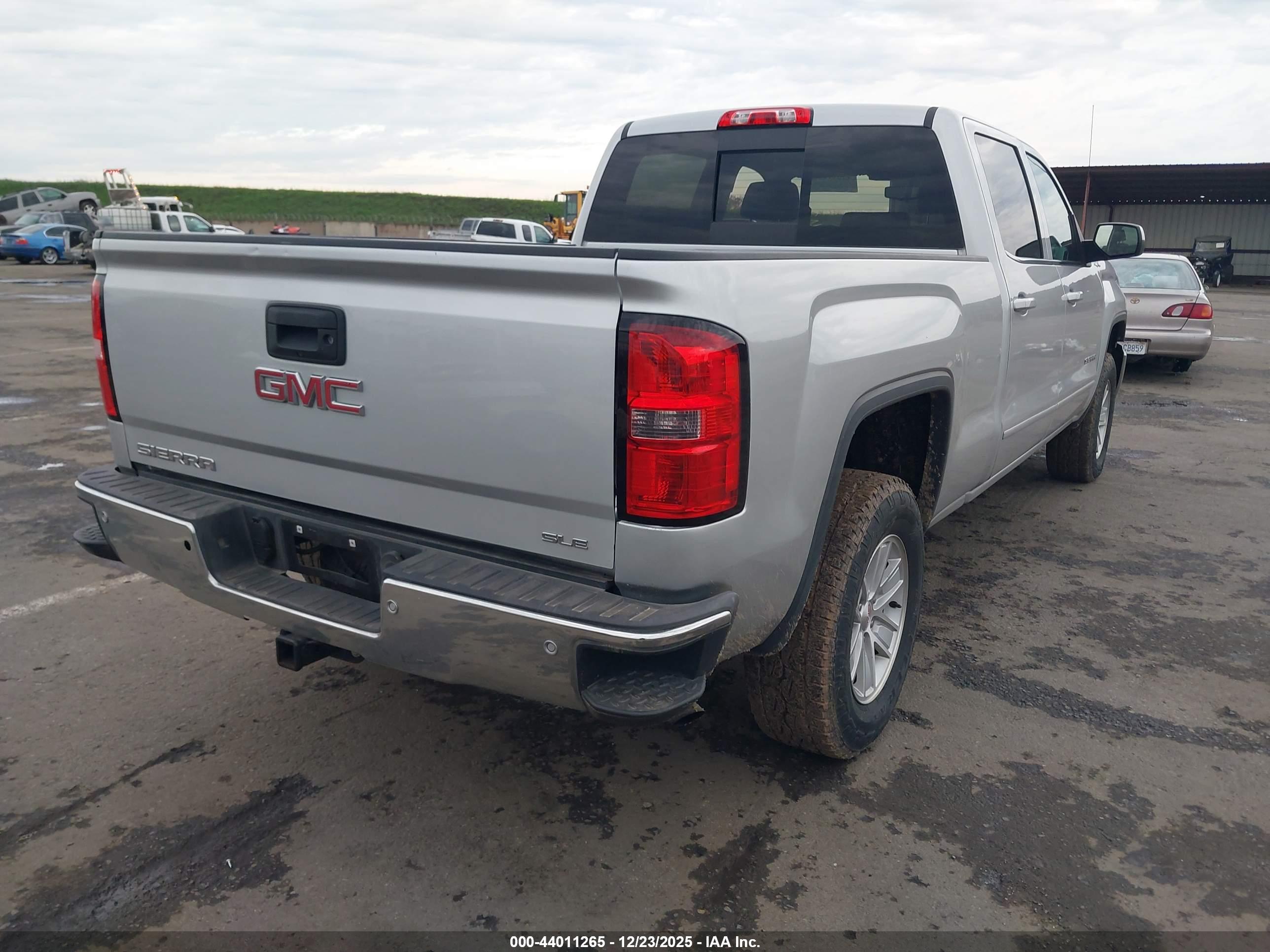 GMC SIERRA image 4