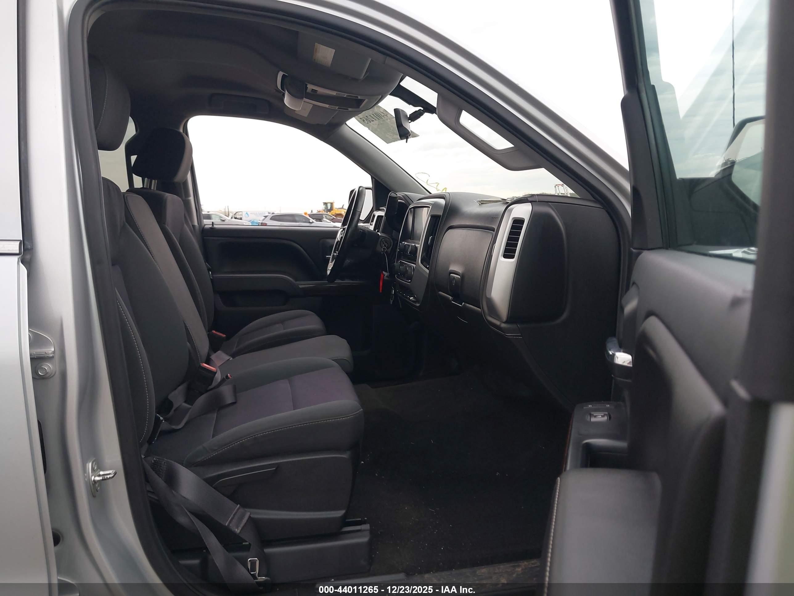 GMC SIERRA image 5