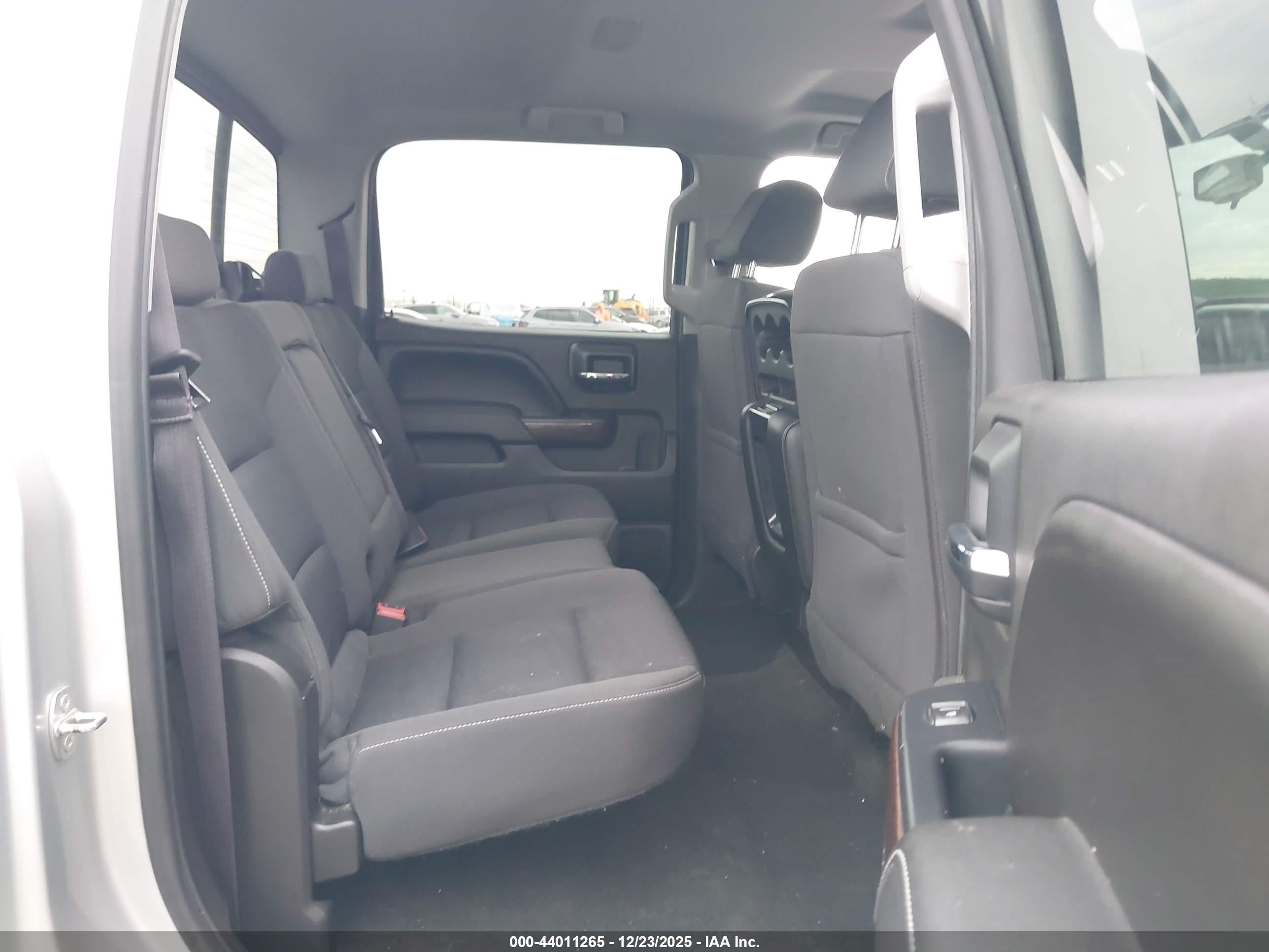GMC SIERRA image 8