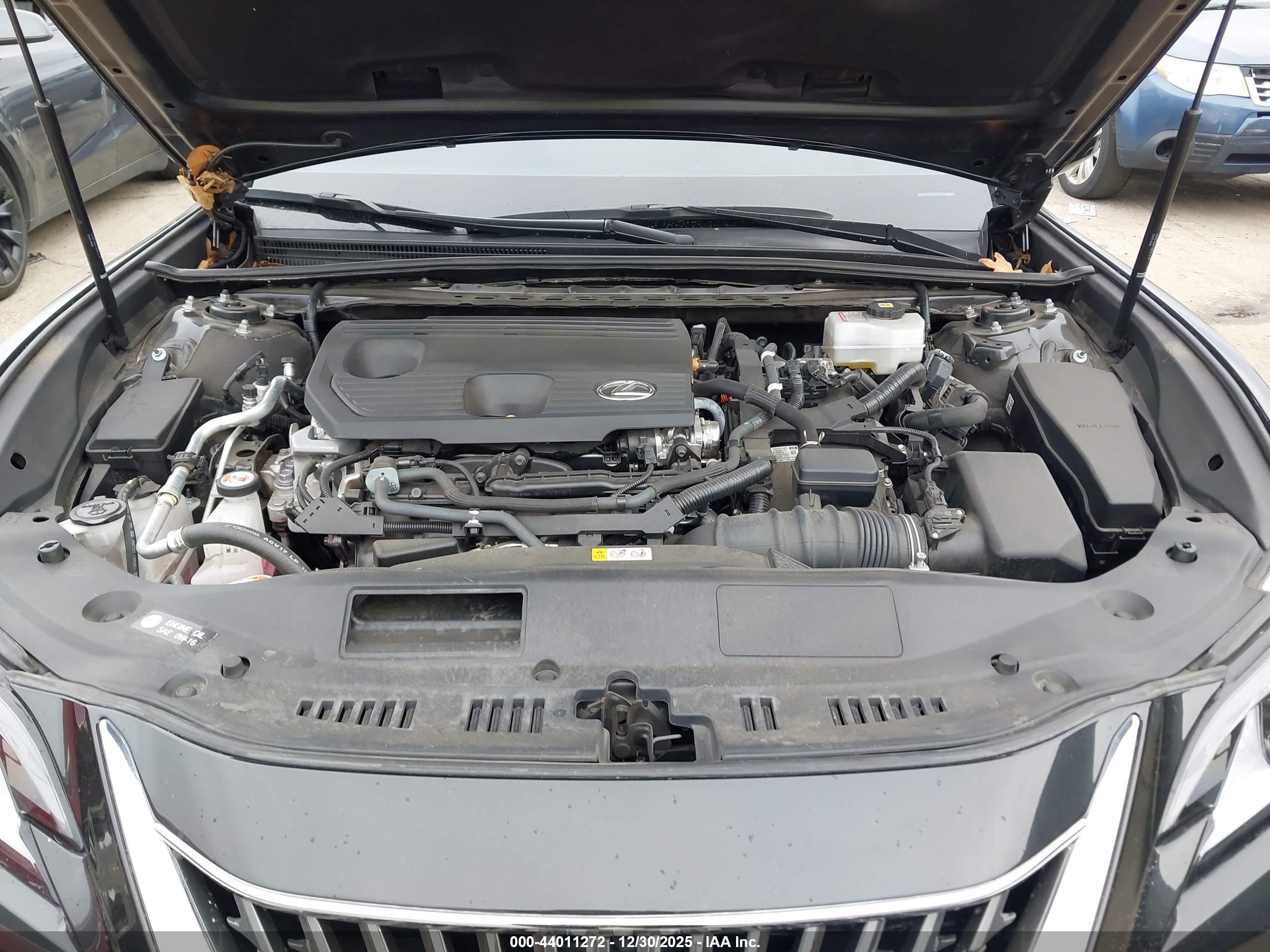 LEXUS ES image 10