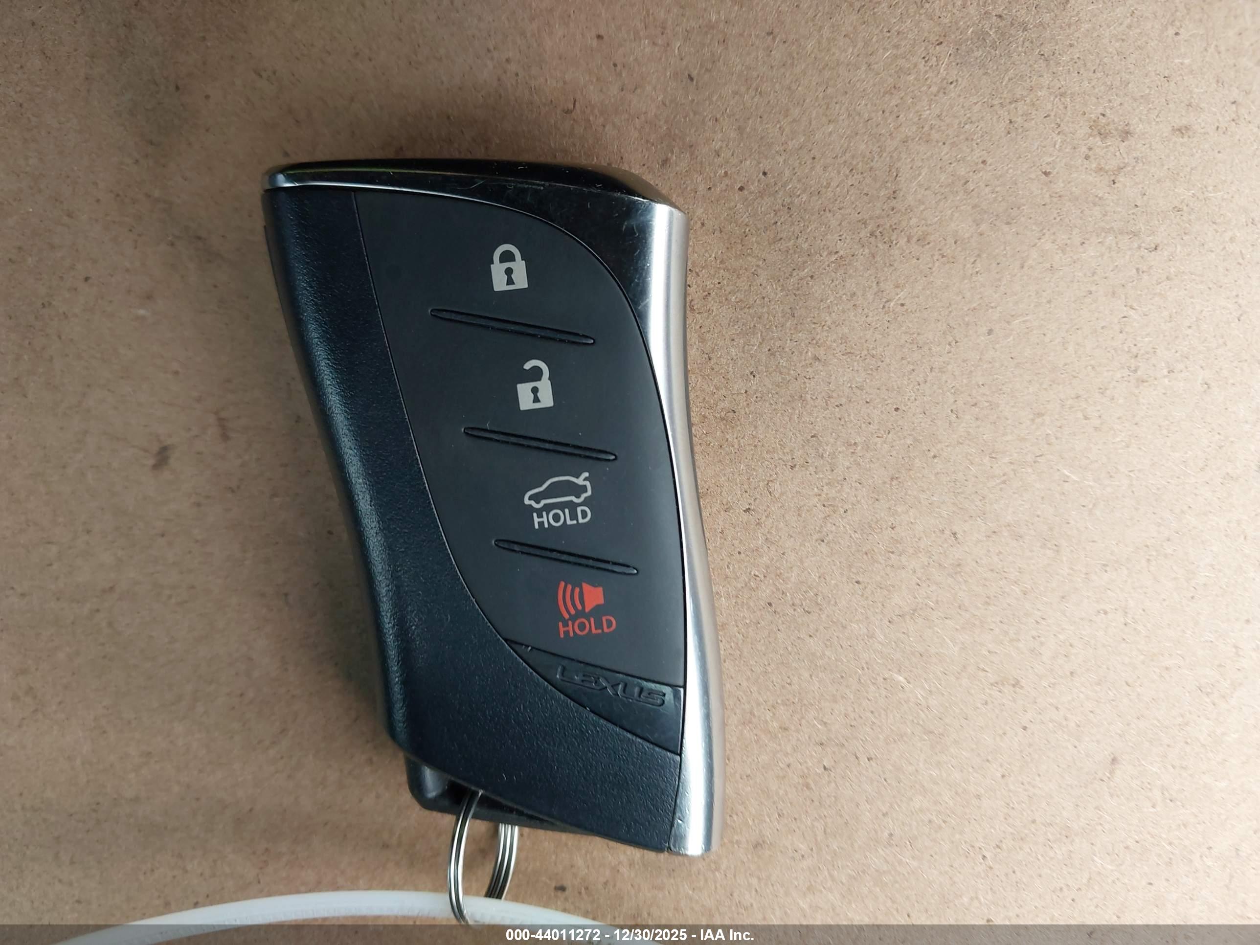 LEXUS ES image 11