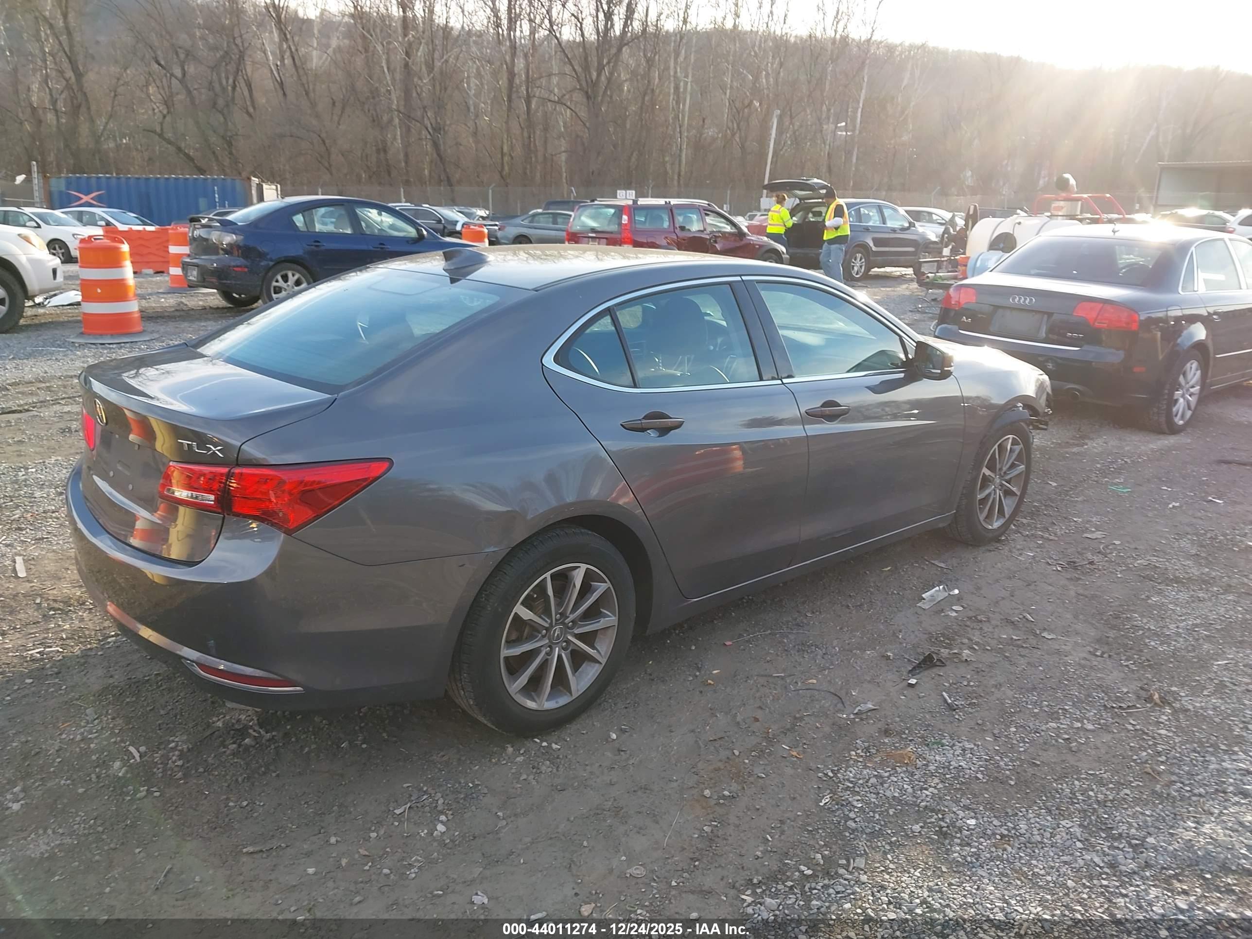 ACURA TLX image 4
