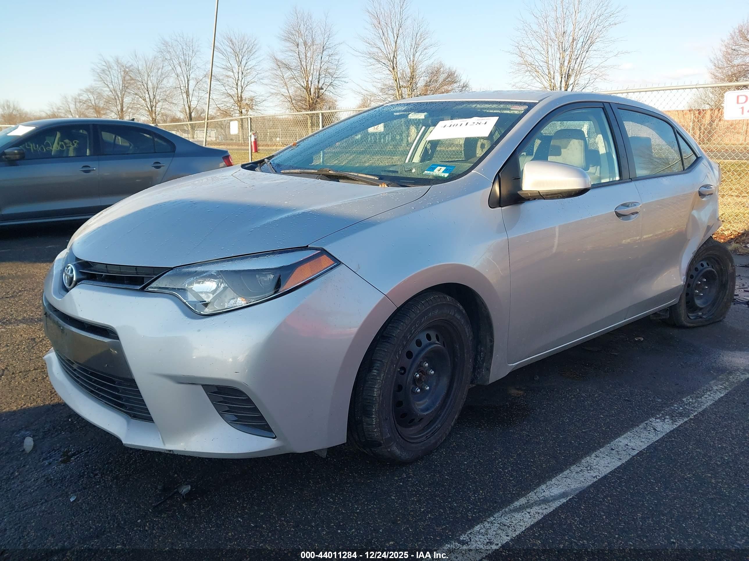 TOYOTA COROLLA image 2