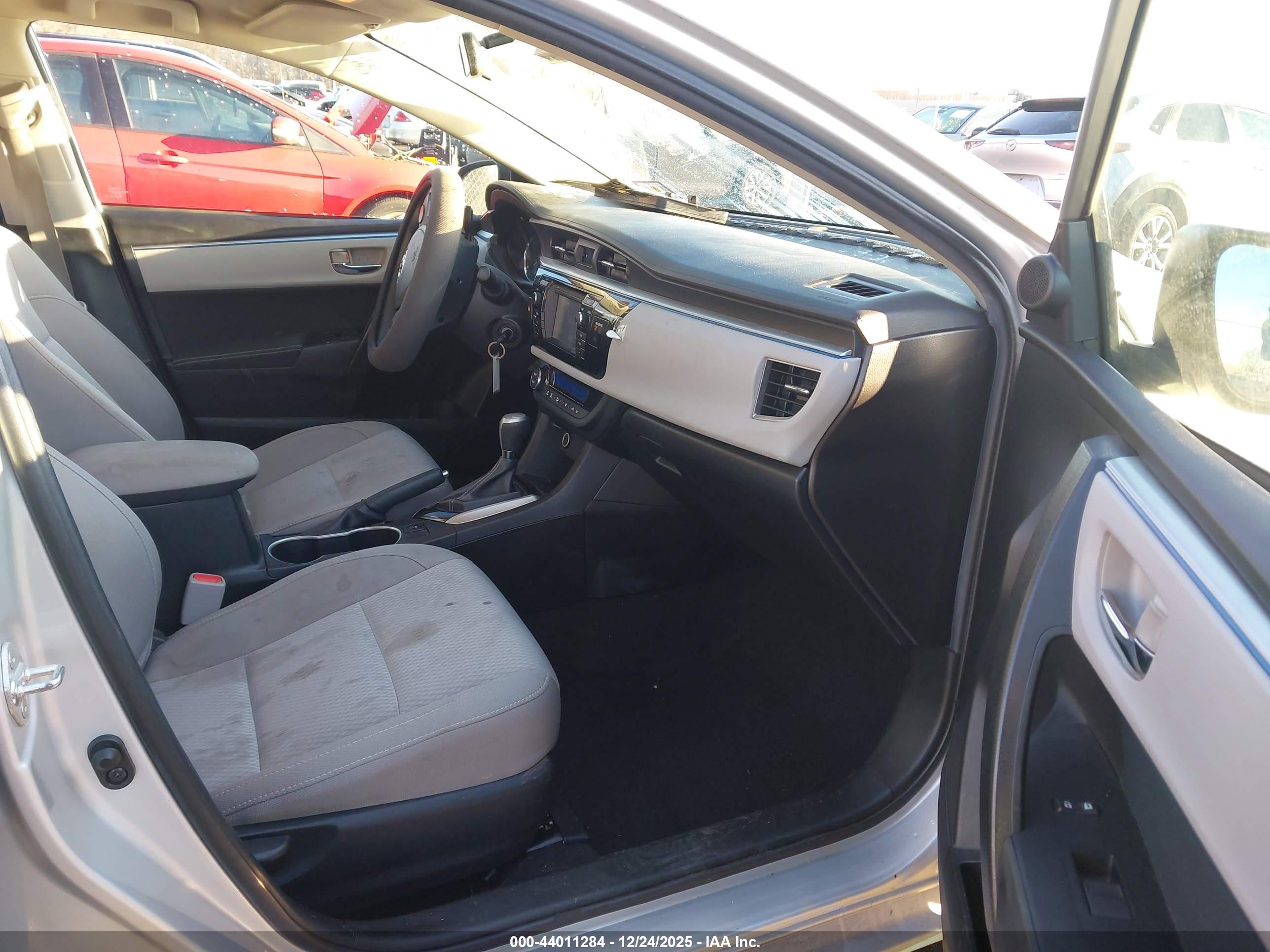 TOYOTA COROLLA image 5