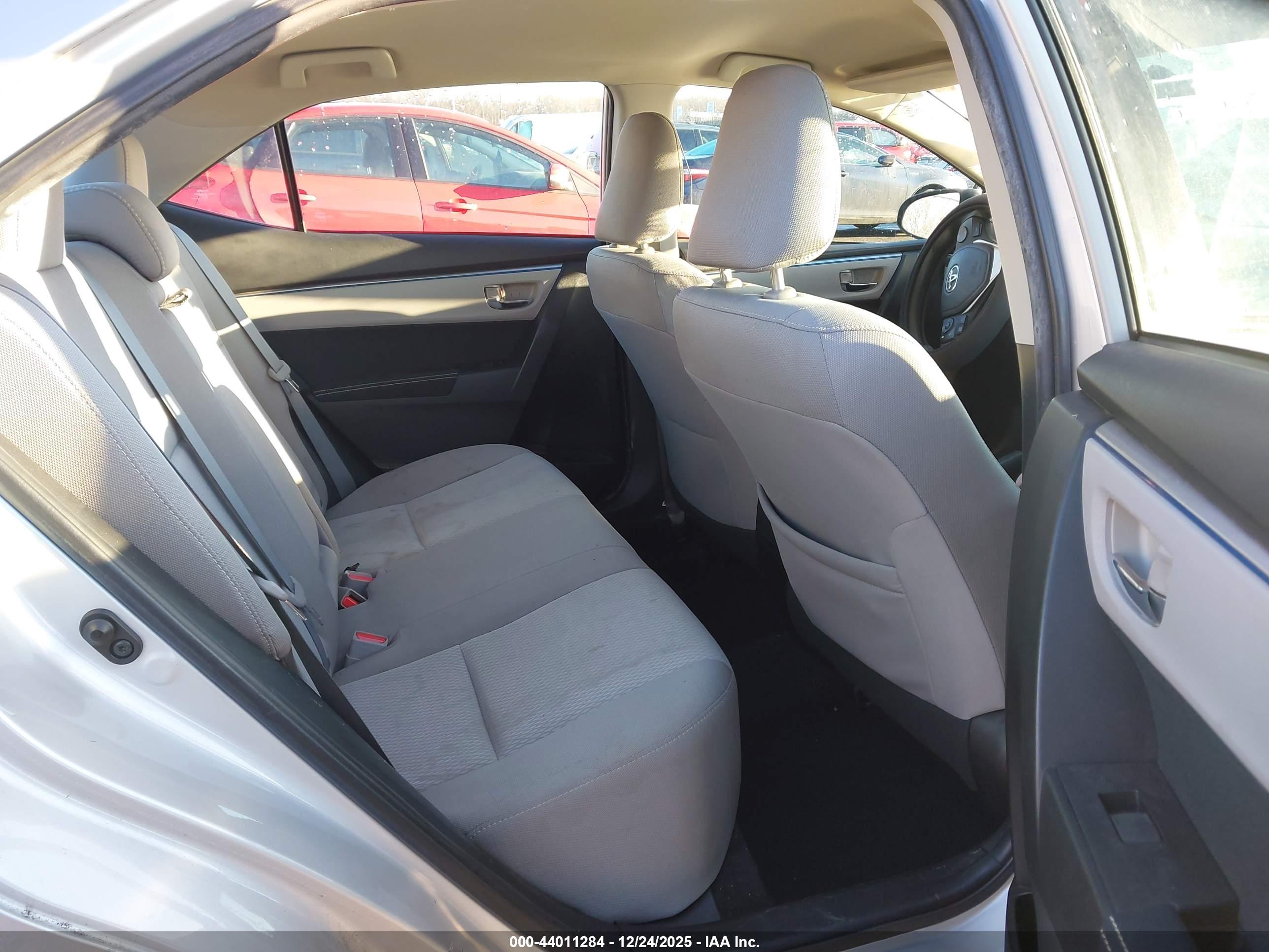 TOYOTA COROLLA image 8