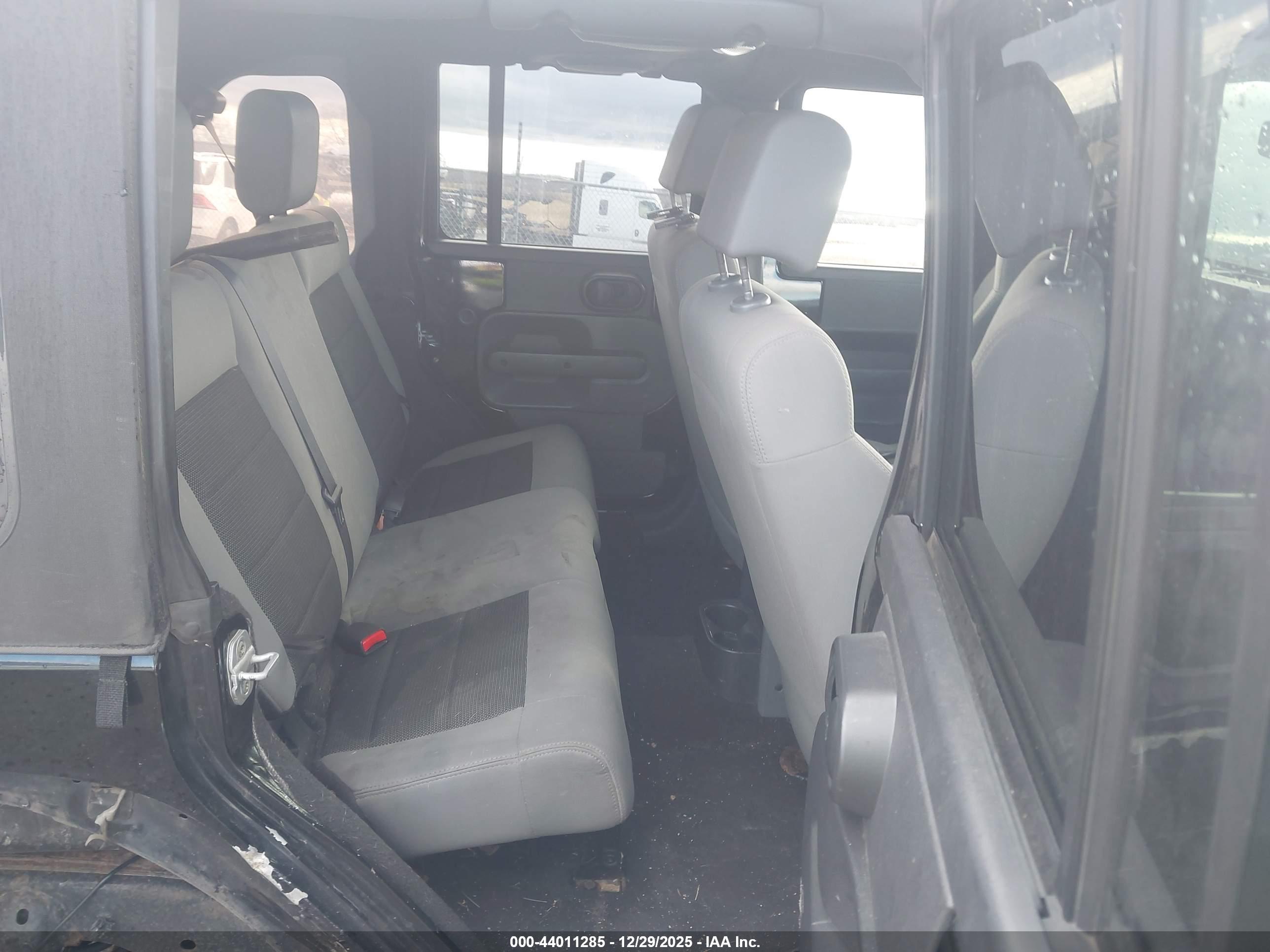 JEEP WRANGLER image 8
