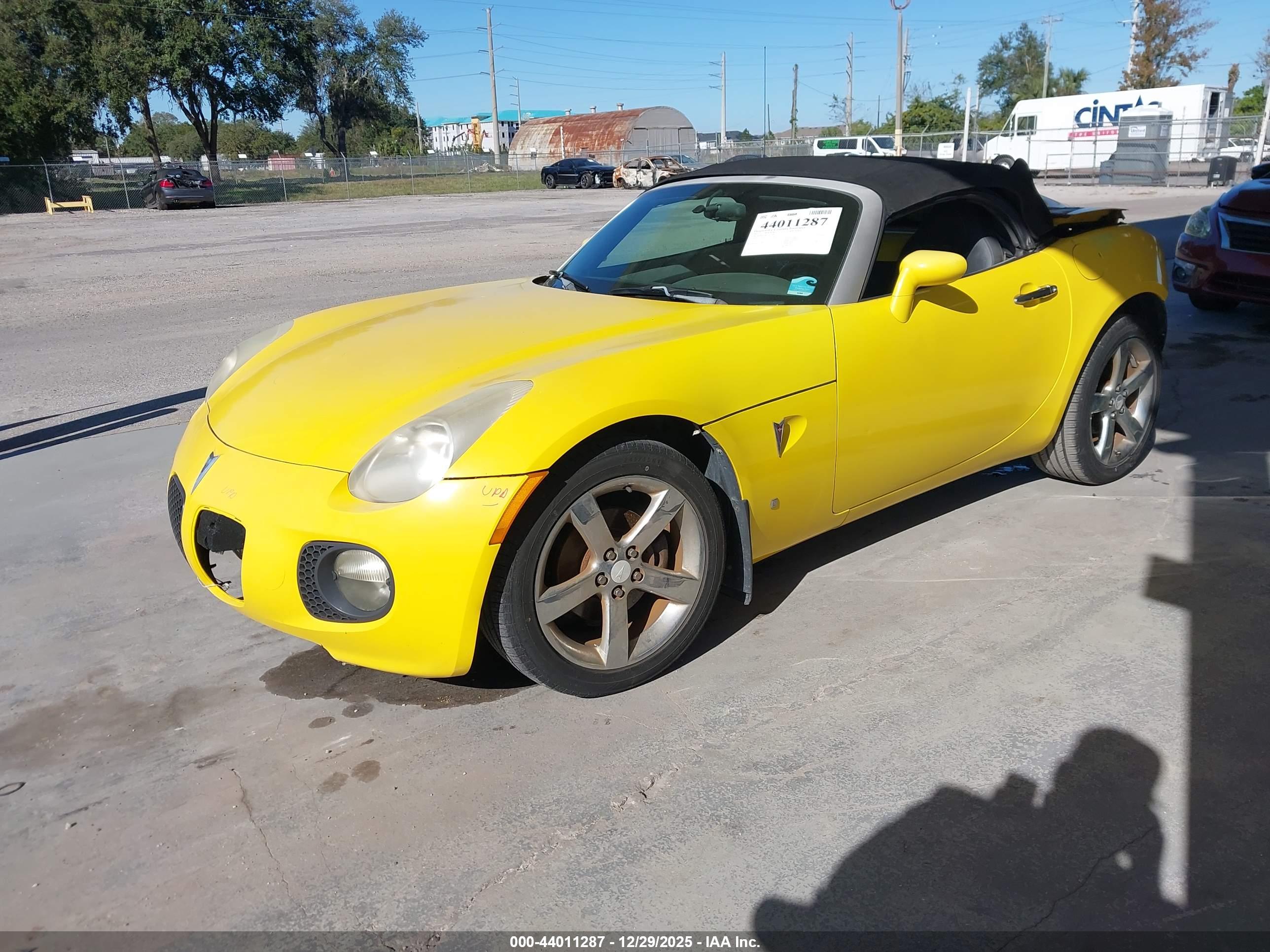 PONTIAC SOLSTICE image 2