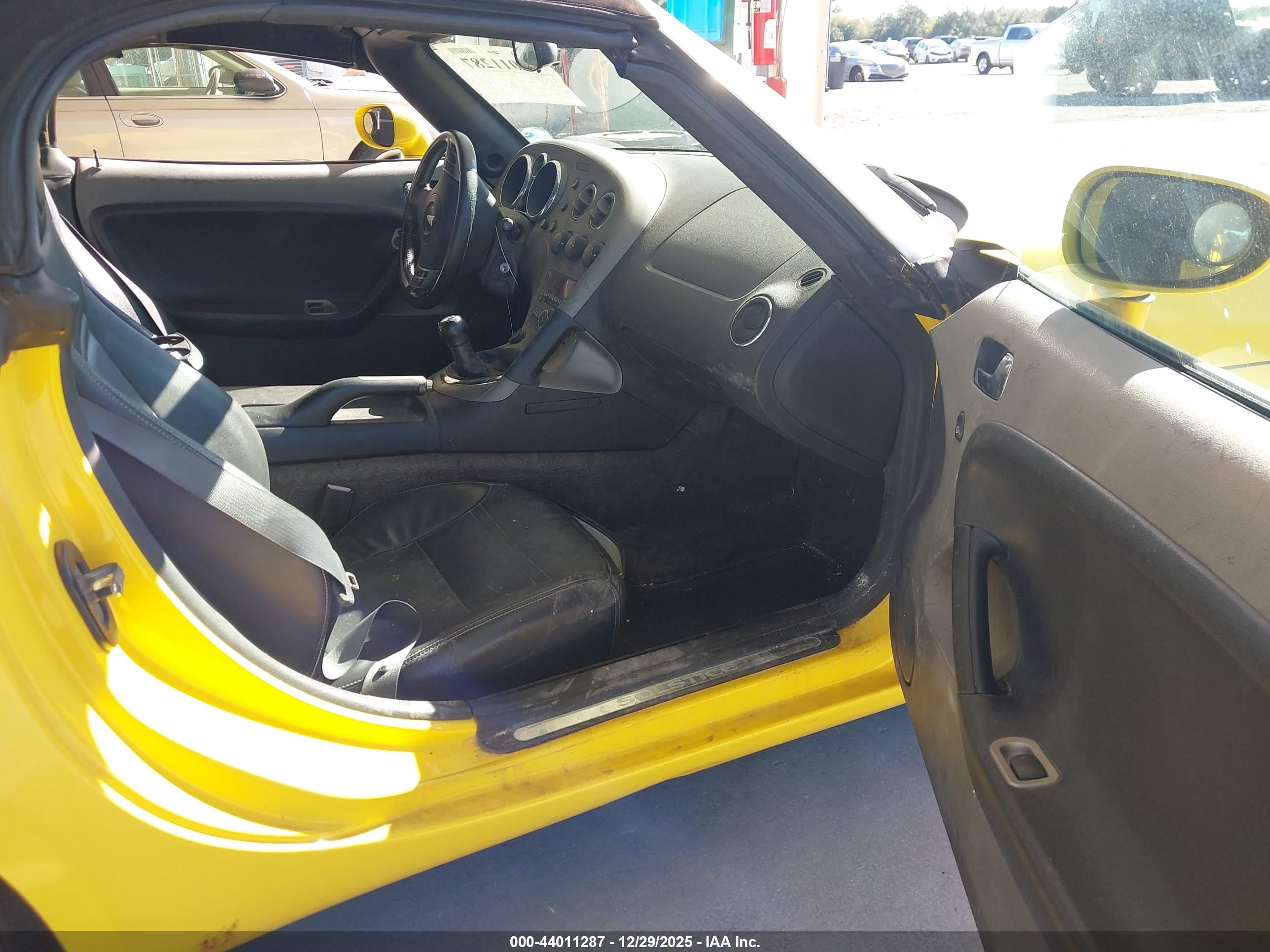PONTIAC SOLSTICE image 5
