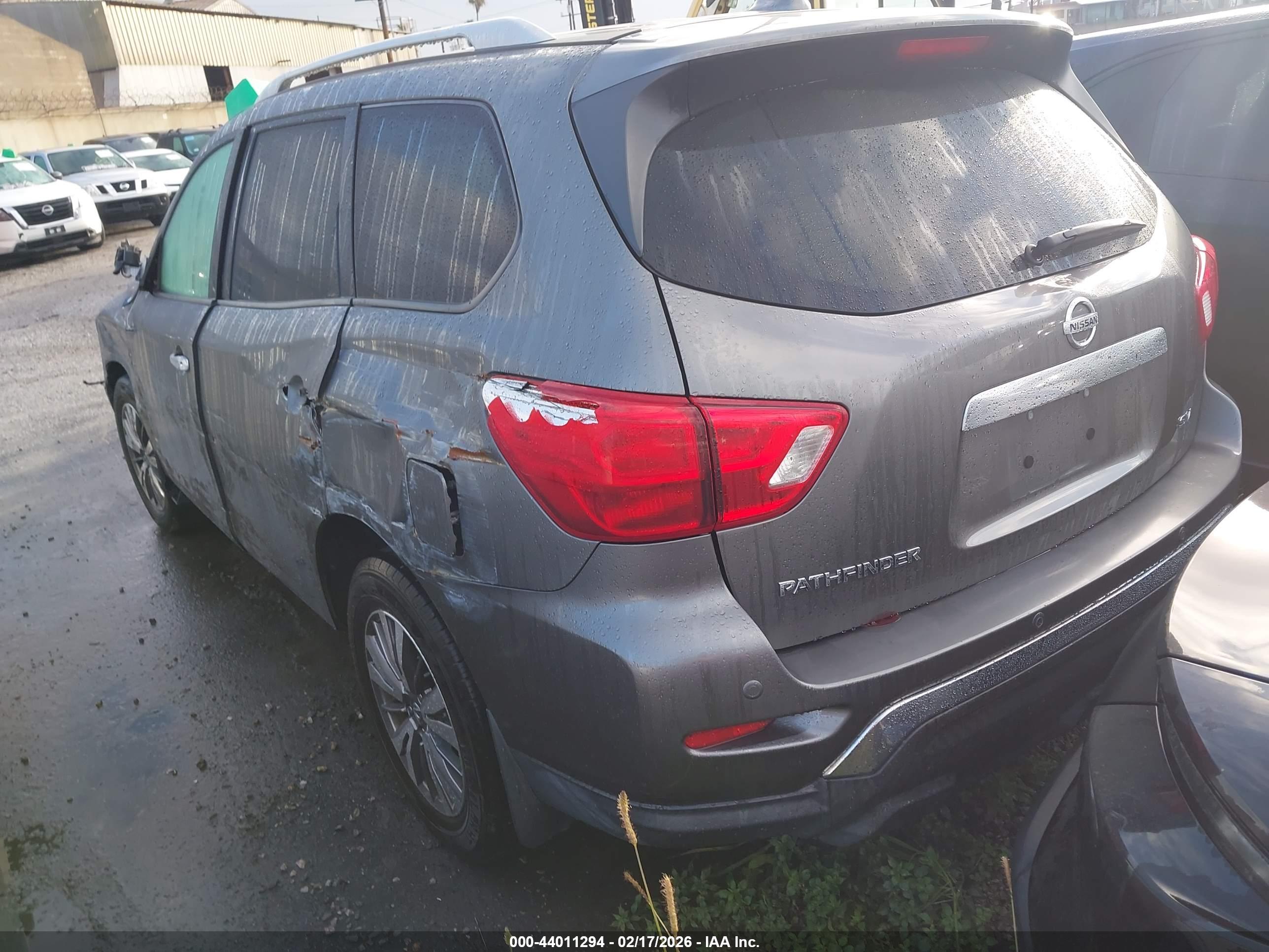 NISSAN PATHFINDER image 3