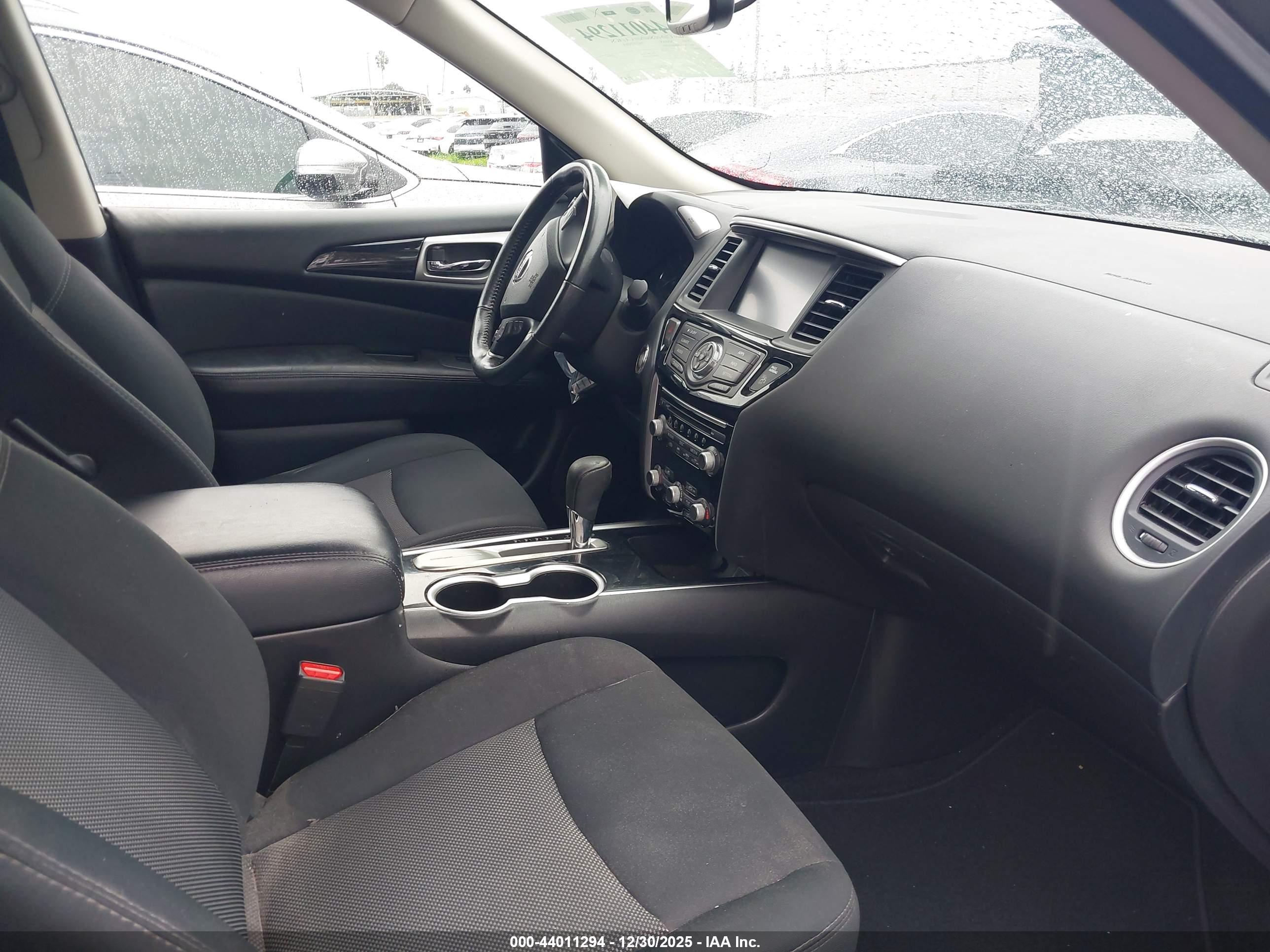 NISSAN PATHFINDER image 5