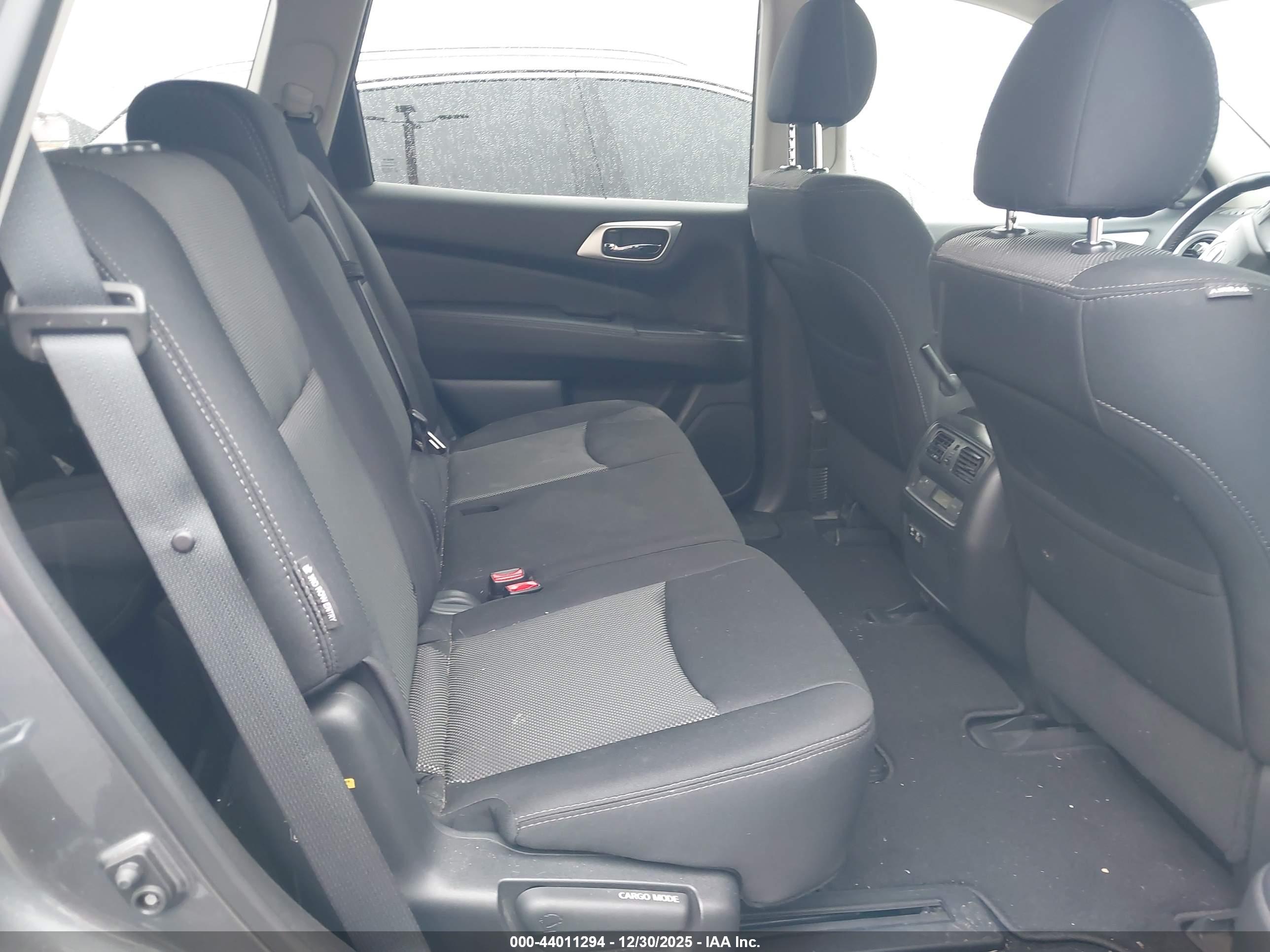NISSAN PATHFINDER image 8