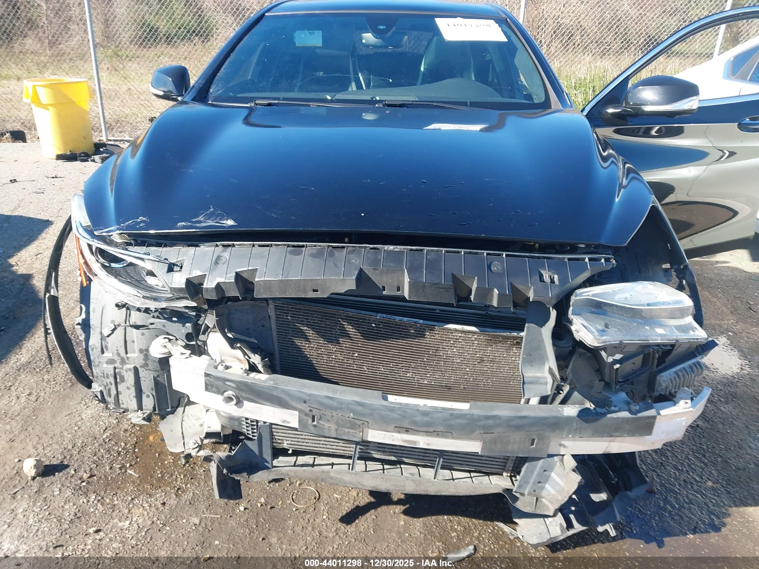 INFINITI QX30 image 10