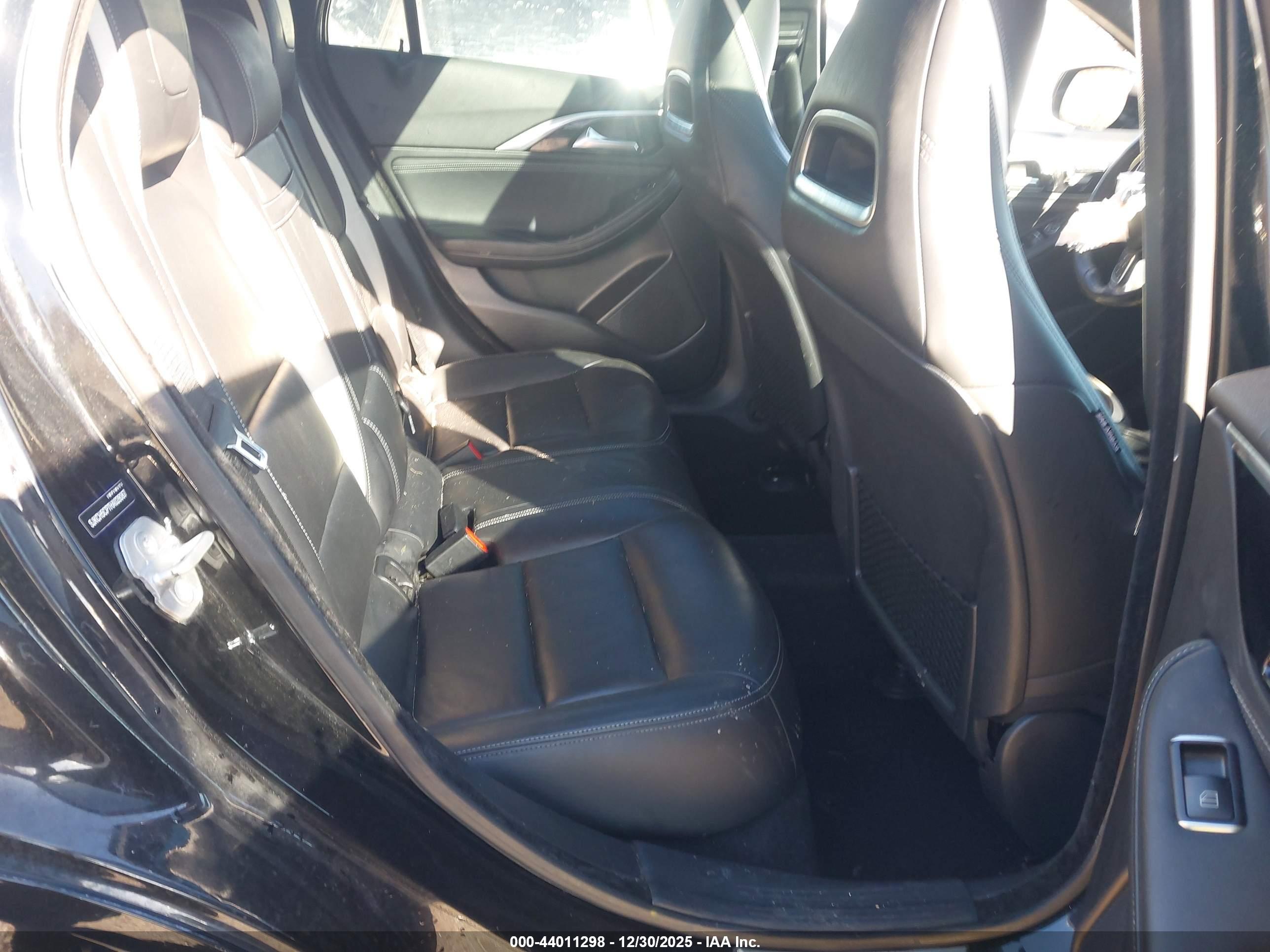 INFINITI QX30 image 8
