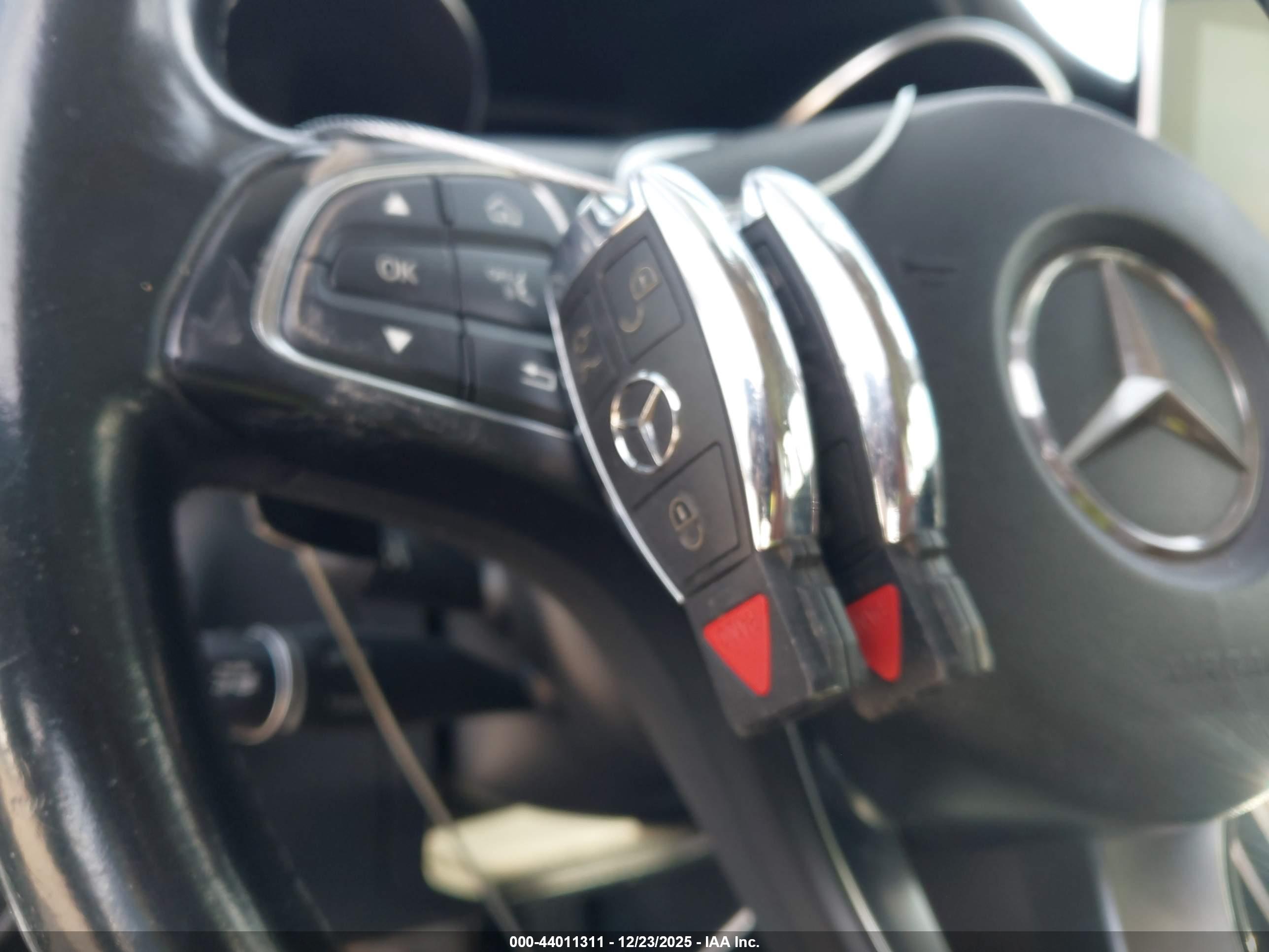 MERCEDES-BENZ C image 11