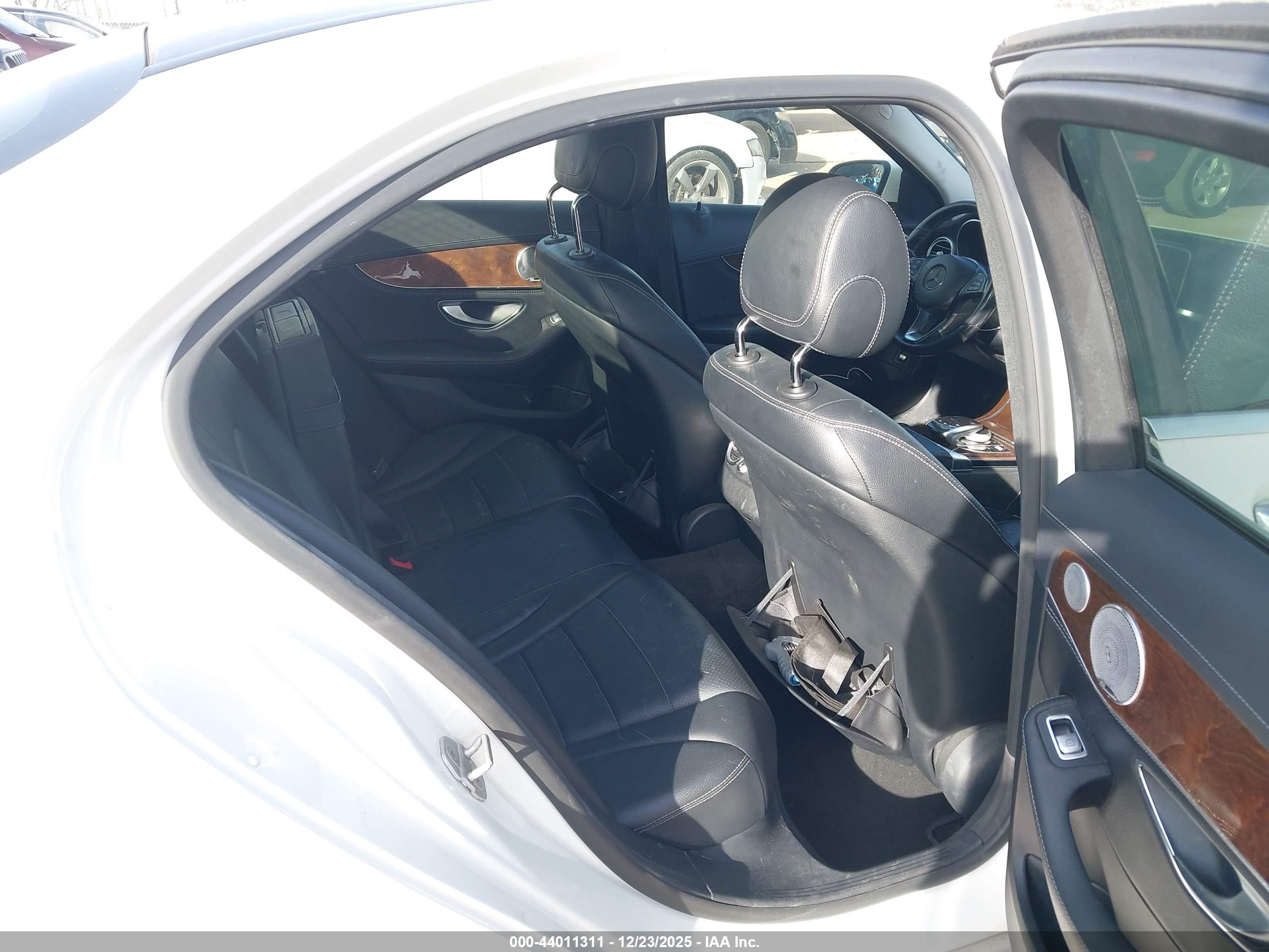 MERCEDES-BENZ C image 8
