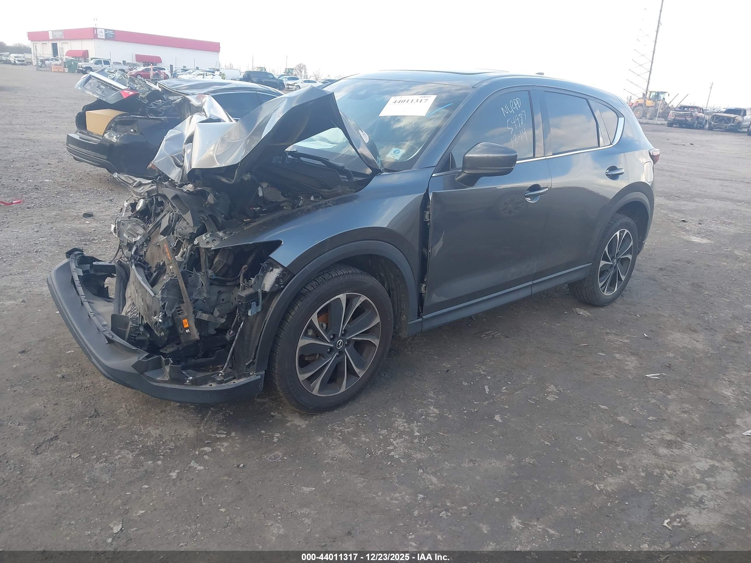 MAZDA CX-5 image 2