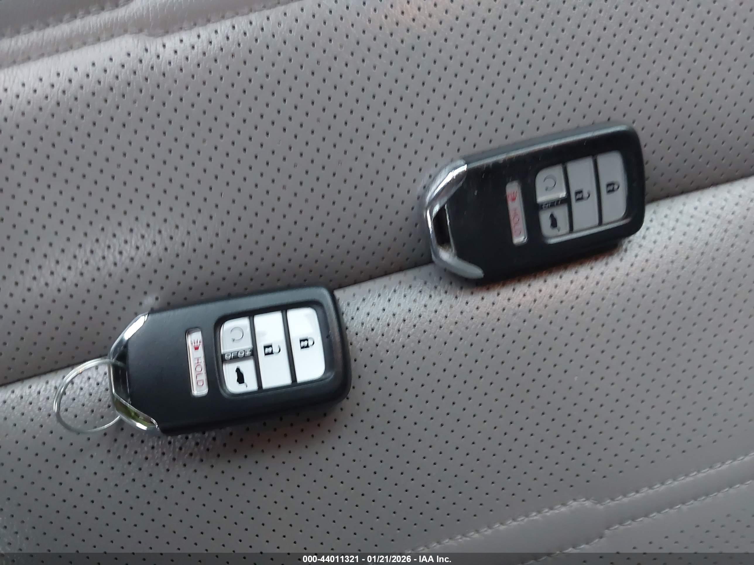 HONDA CR-V image 11