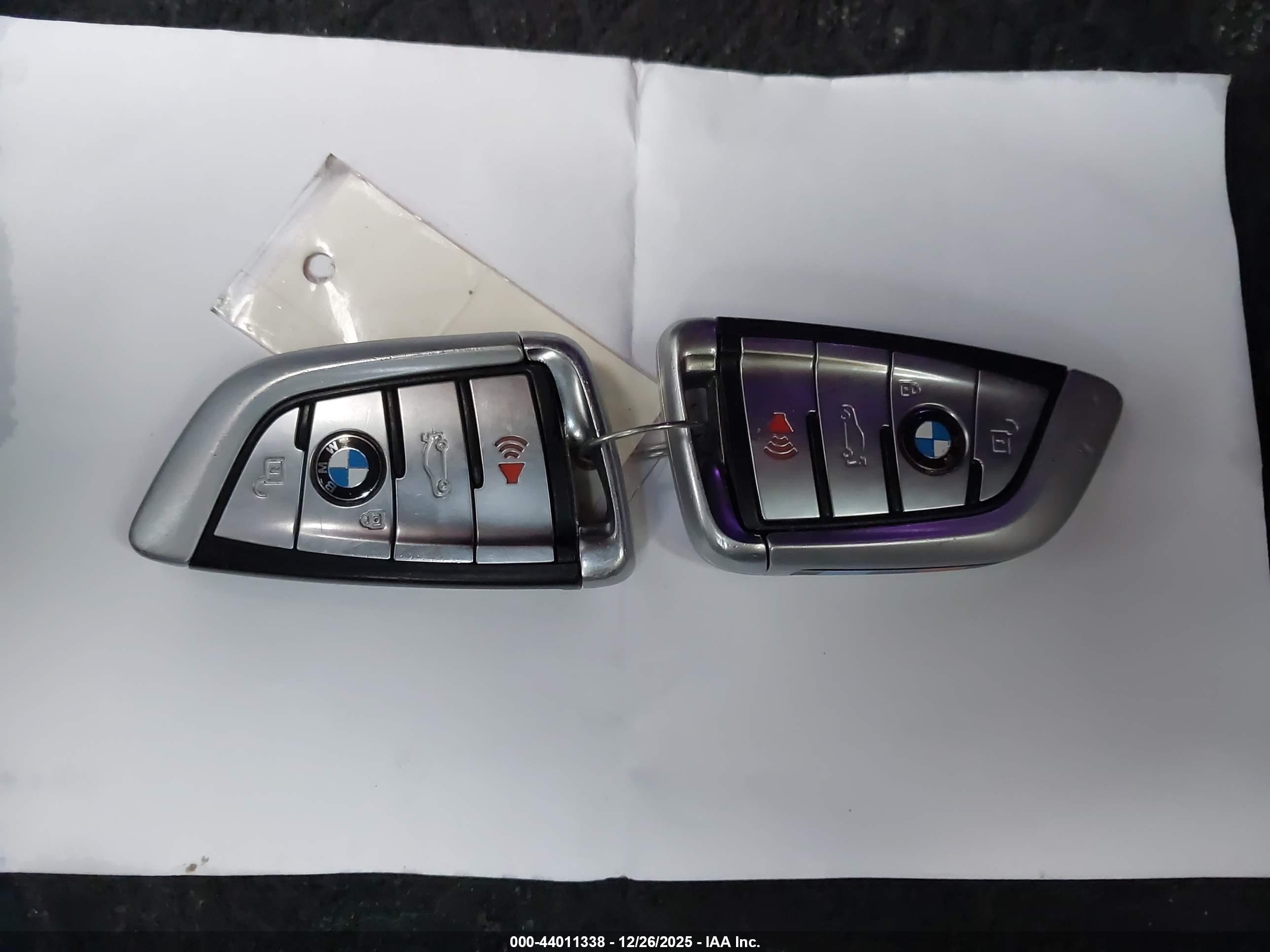 BMW 750I image 11