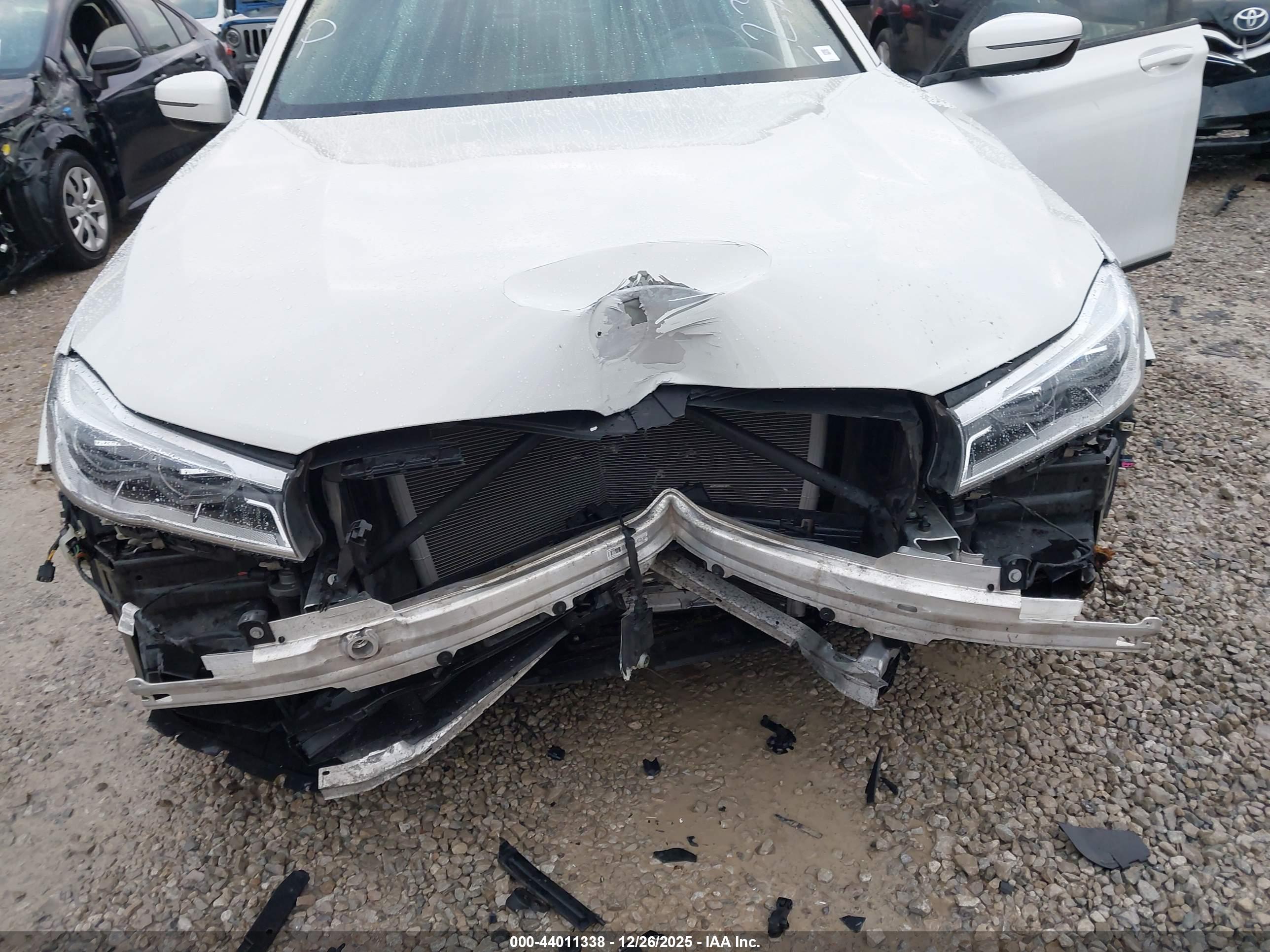 BMW 750I image 6