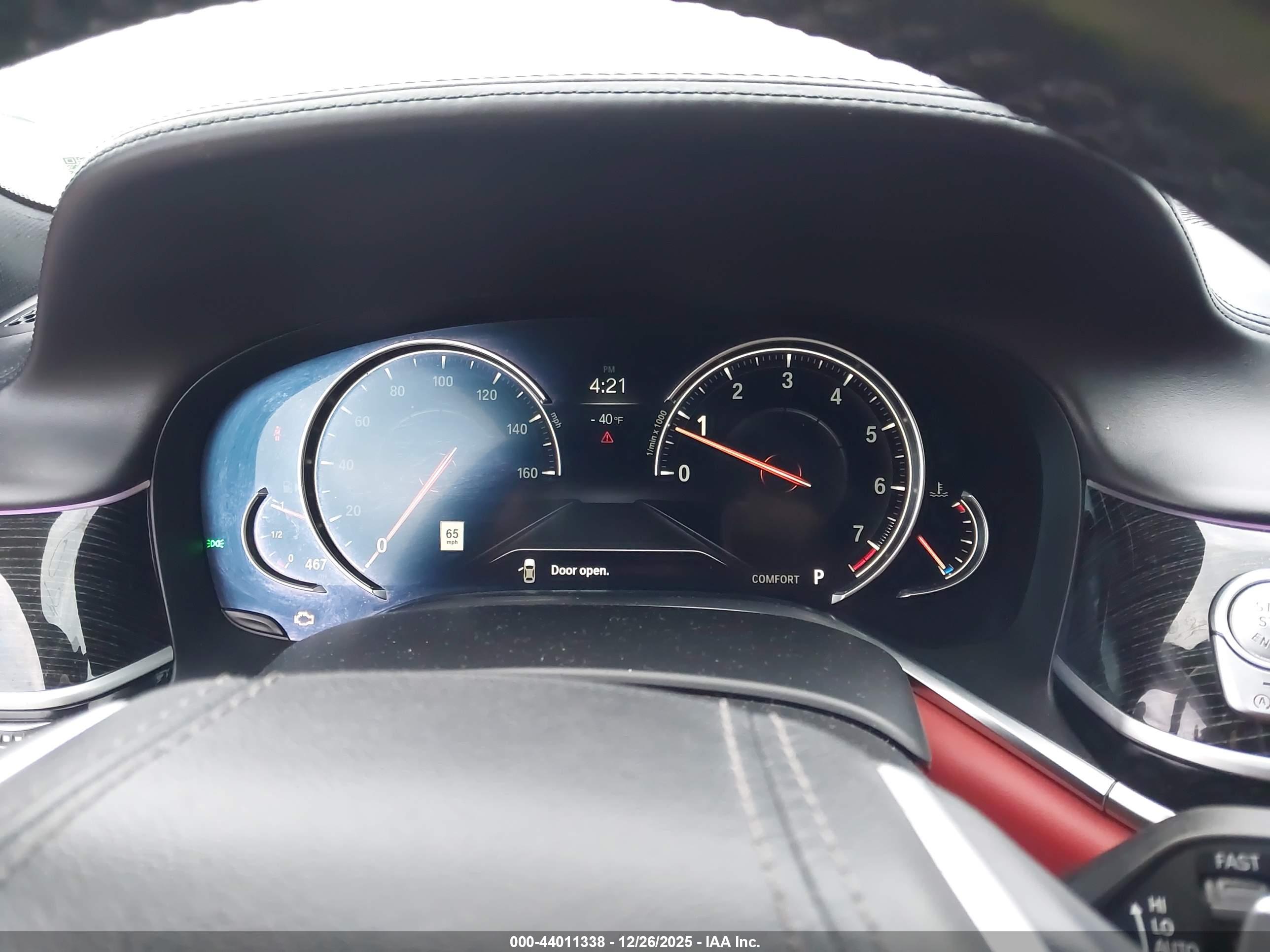 BMW 750I image 7