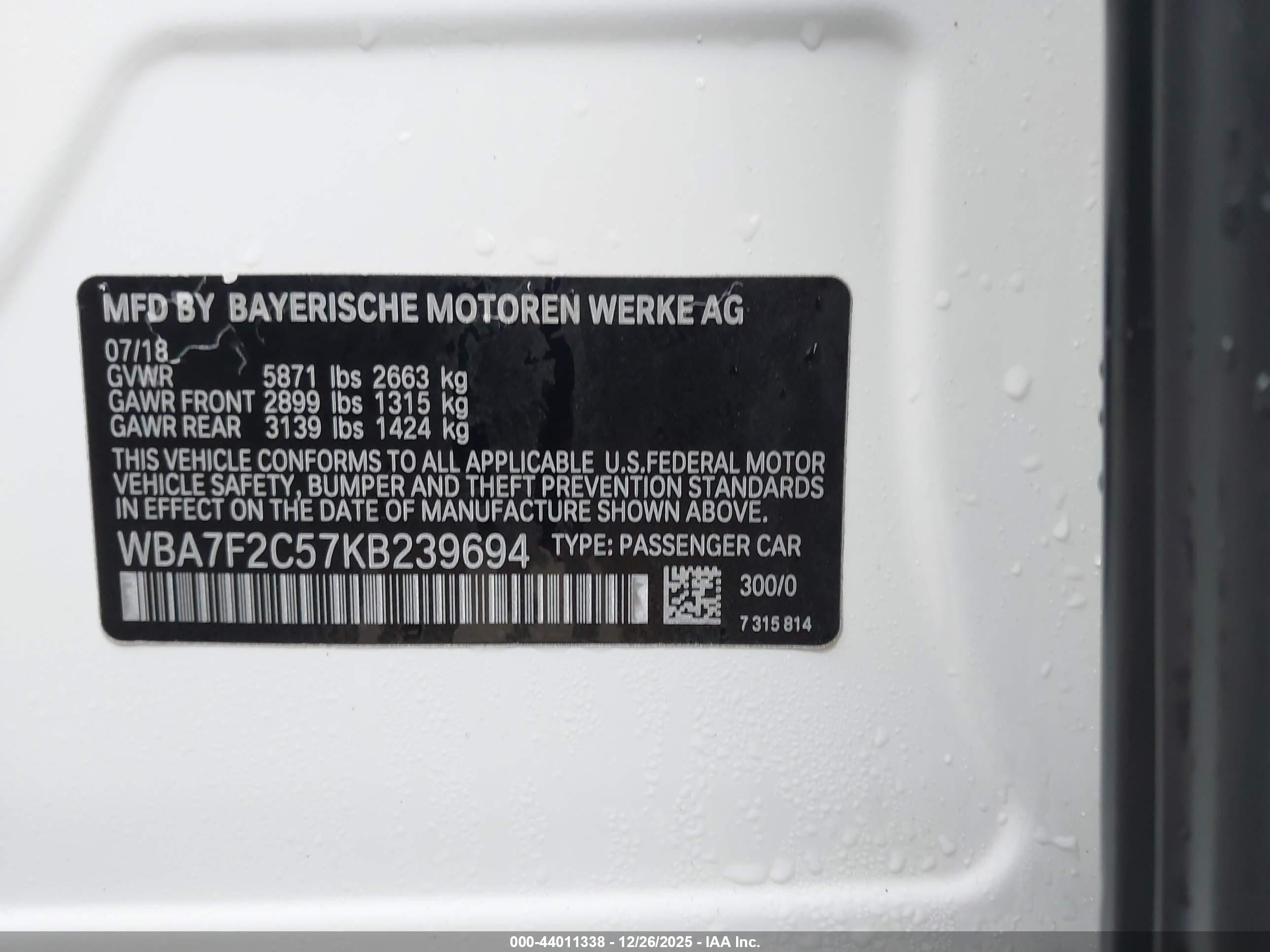 BMW 750I image 9