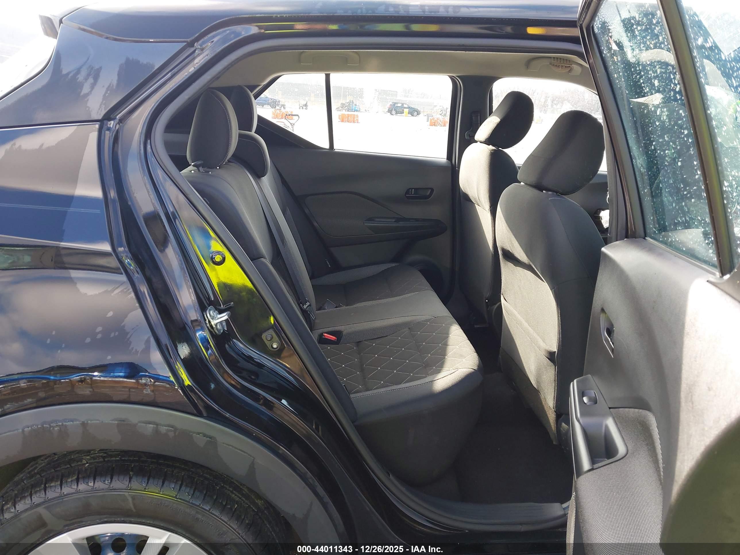 NISSAN KICKS image 8