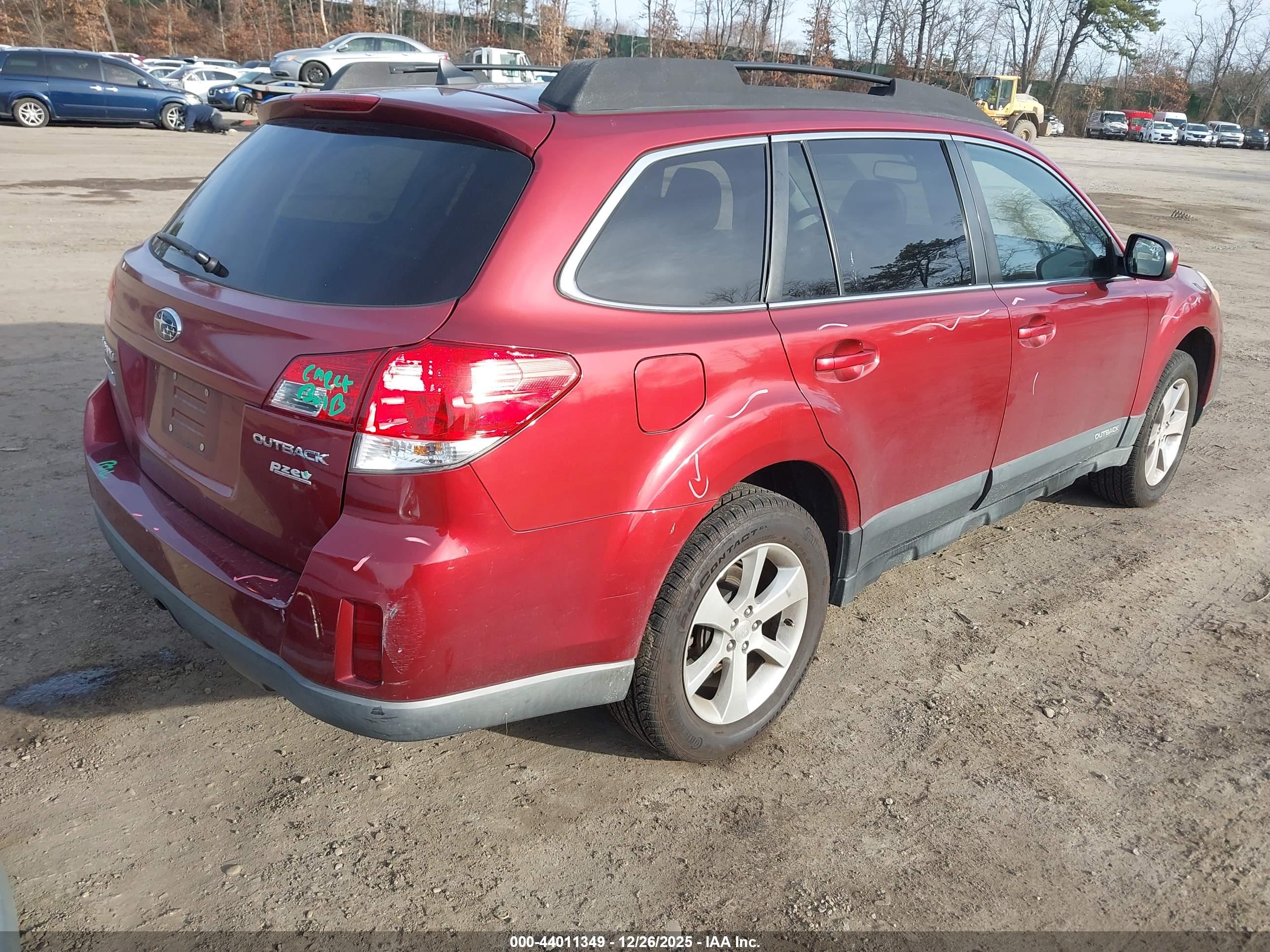 SUBARU OUTBACK image 4