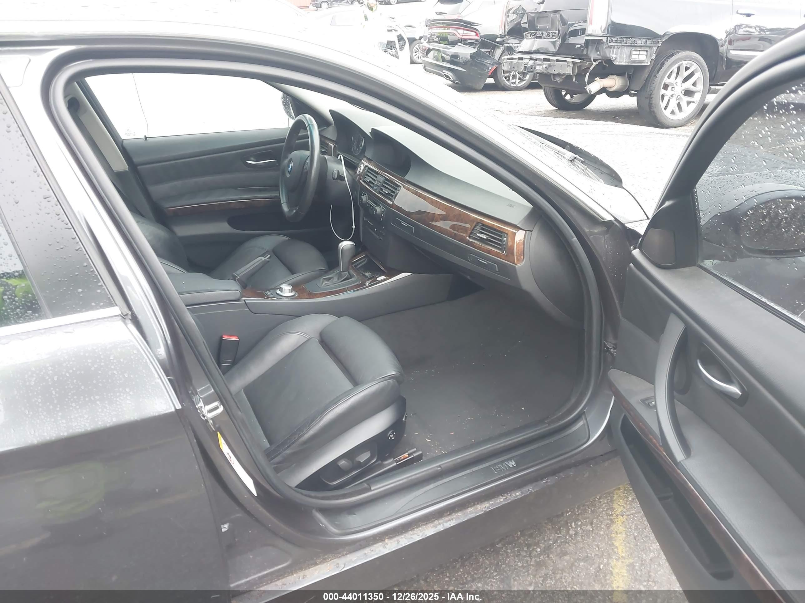 BMW 330I image 5