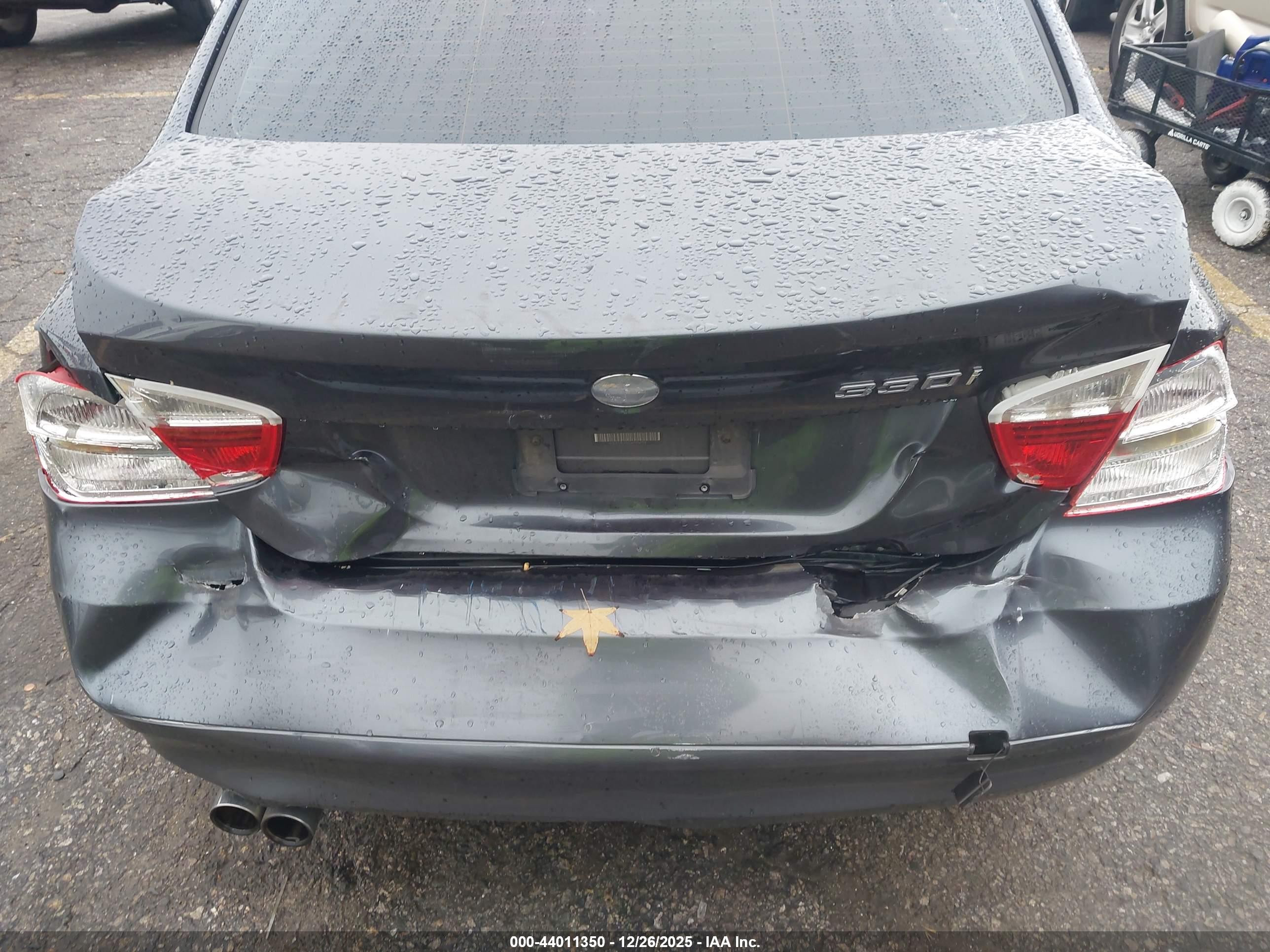 BMW 330I image 6