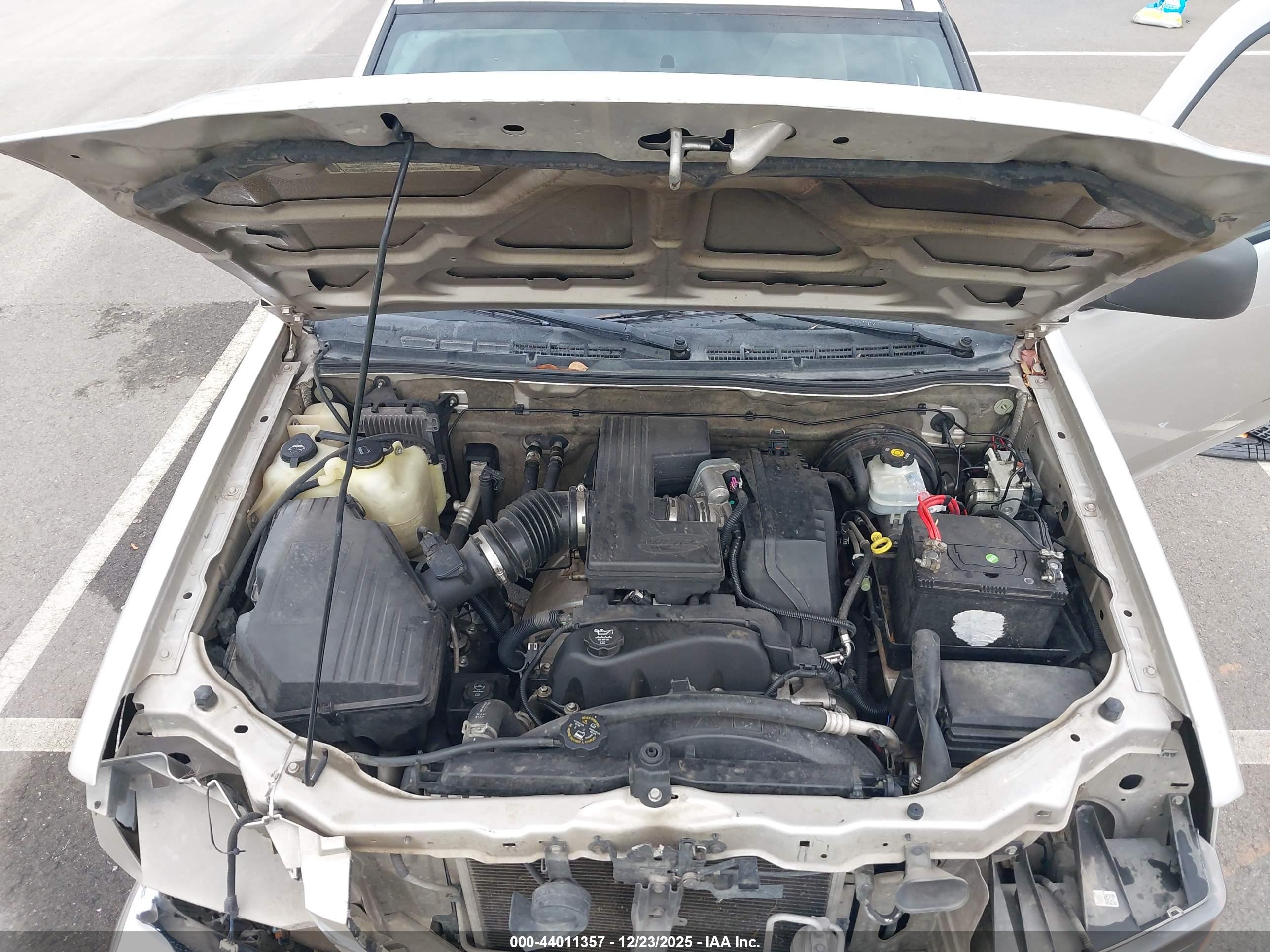 CHEVROLET COLORADO image 10