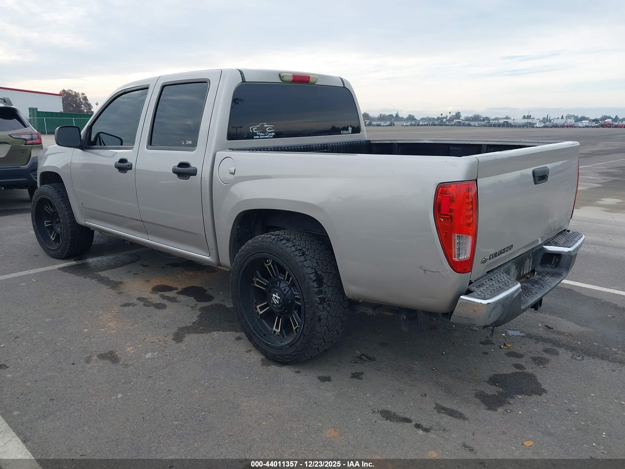 CHEVROLET COLORADO image 3