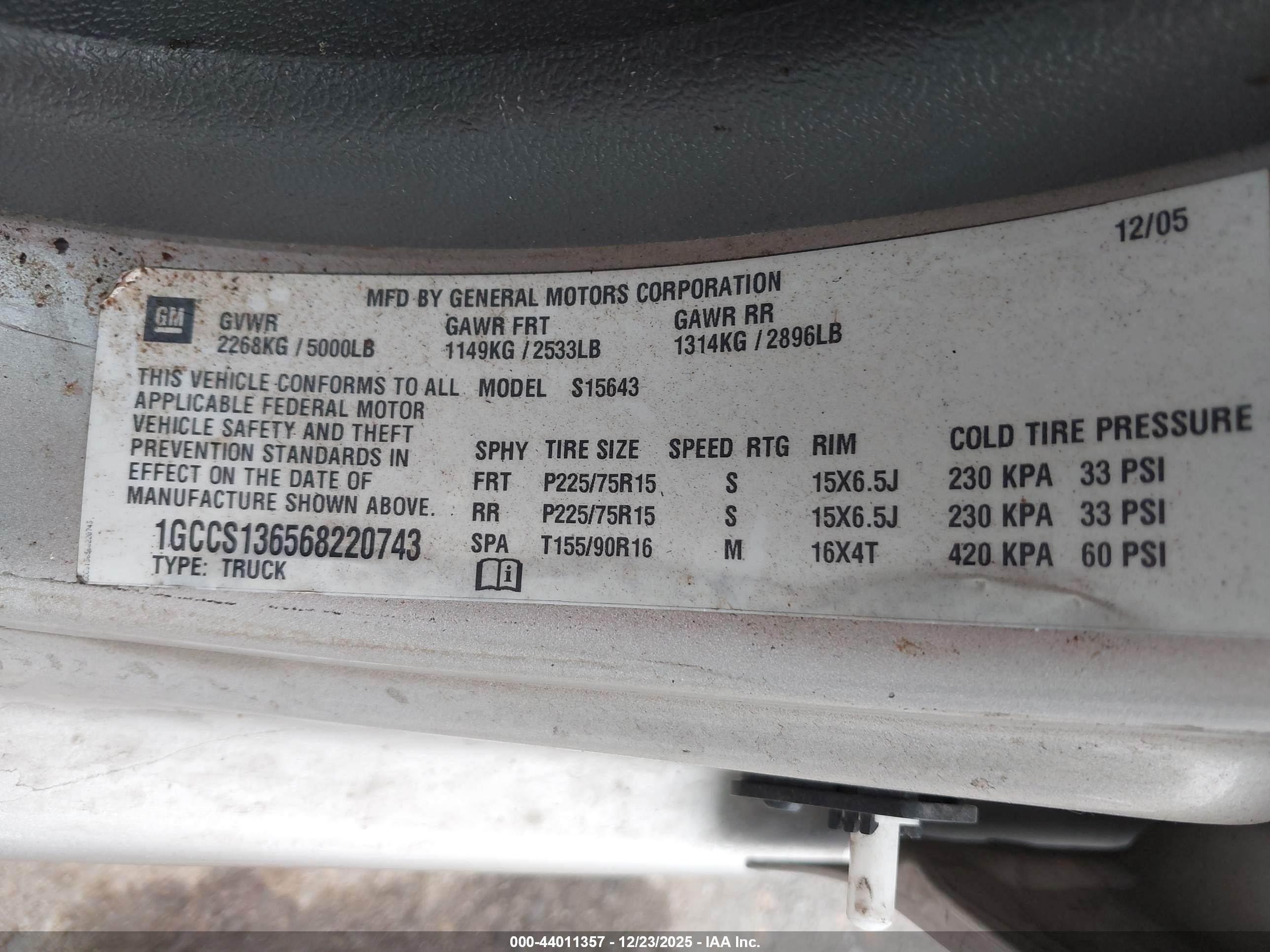CHEVROLET COLORADO image 9