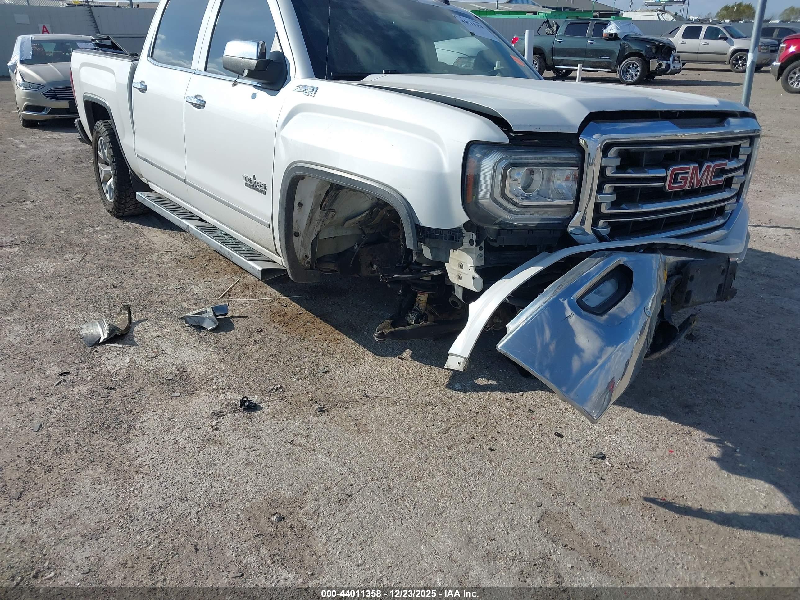 GMC SIERRA image 6