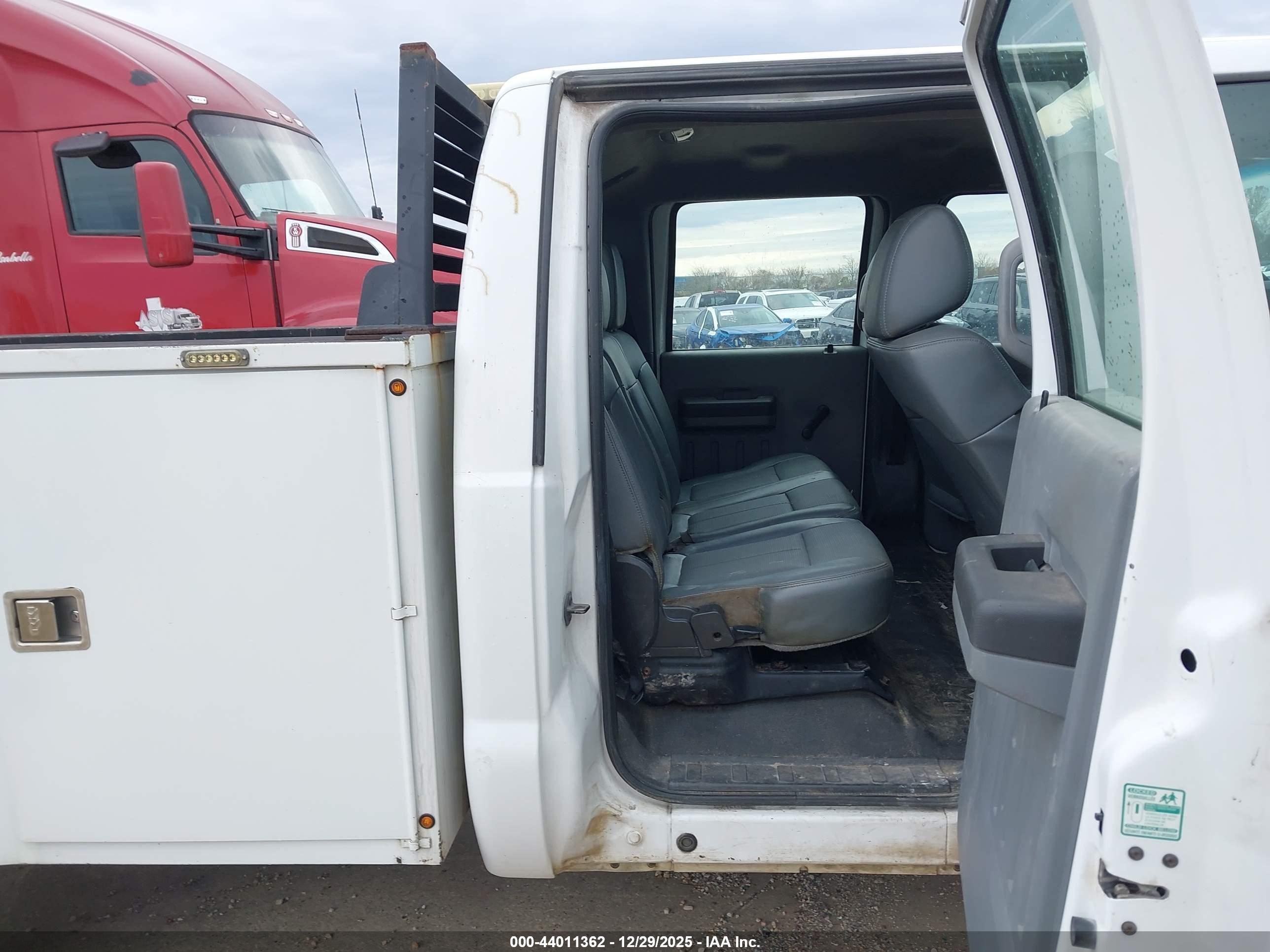 FORD F-350 image 8