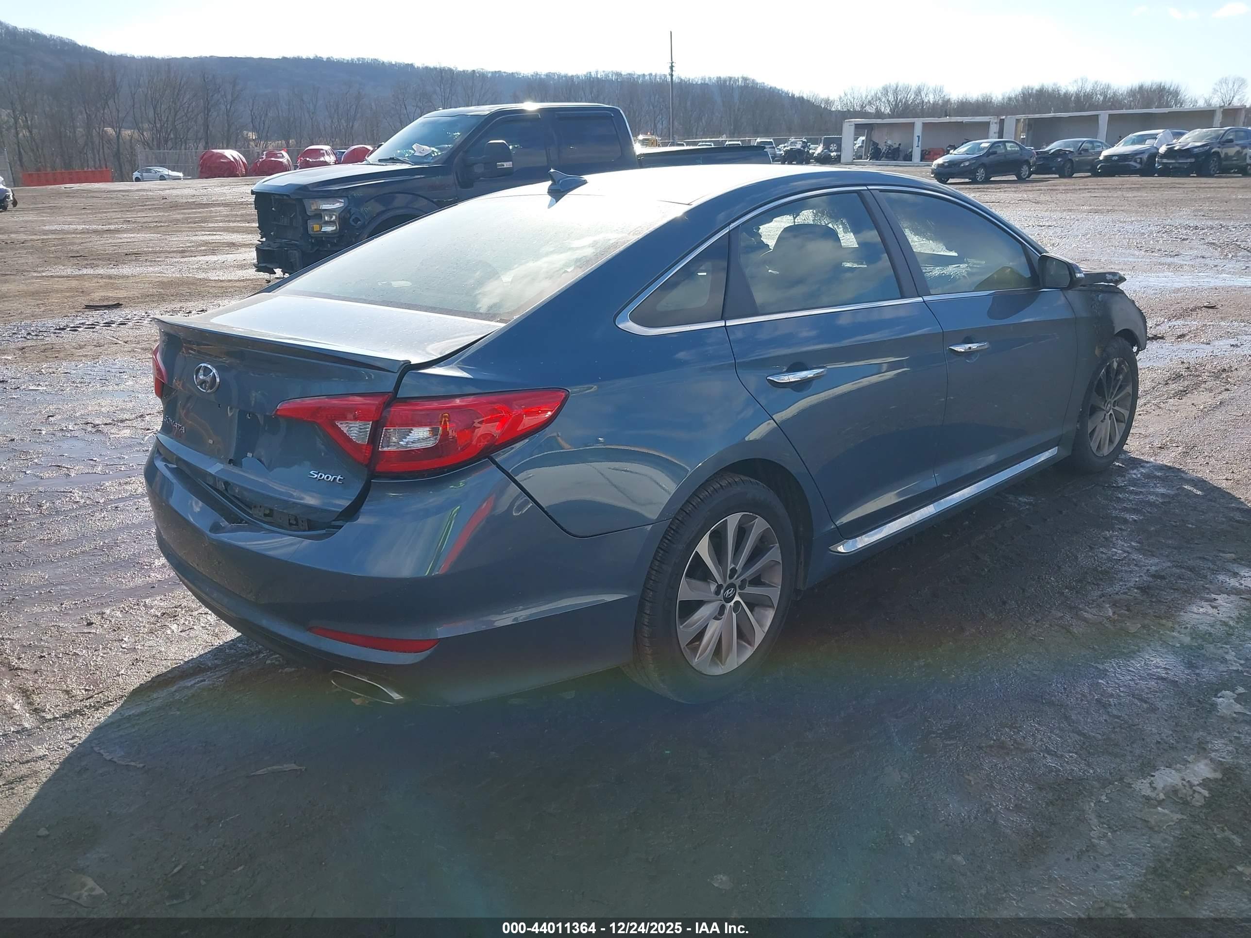 HYUNDAI SONATA image 4