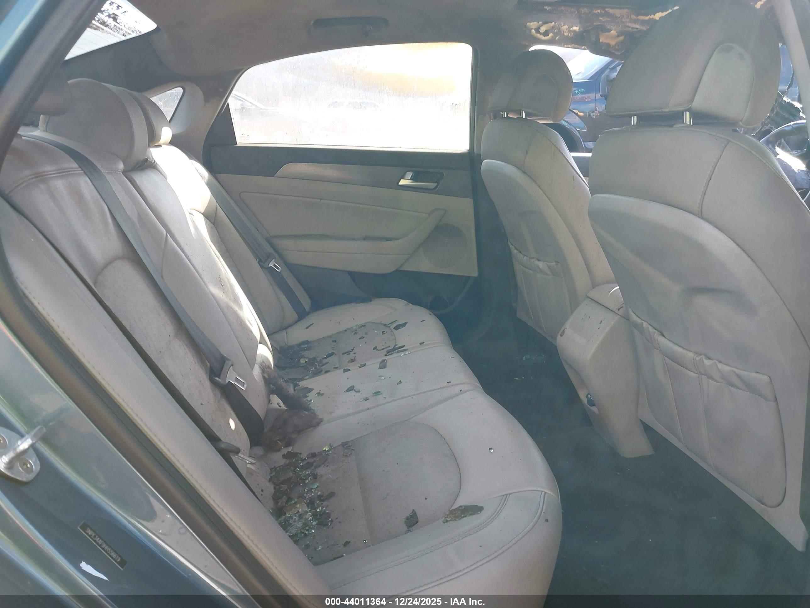 HYUNDAI SONATA image 8